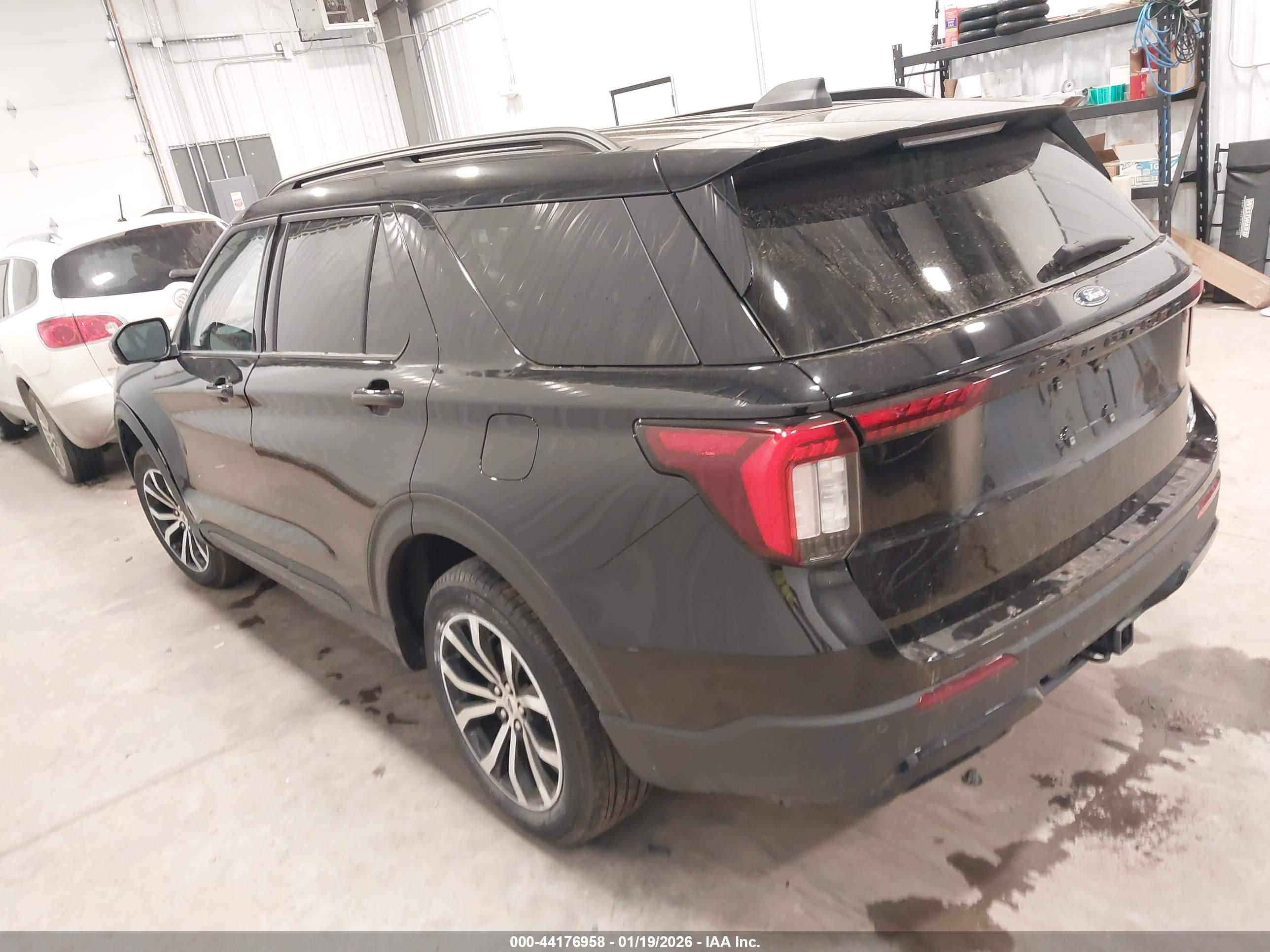 FORD EXPLORER image 3