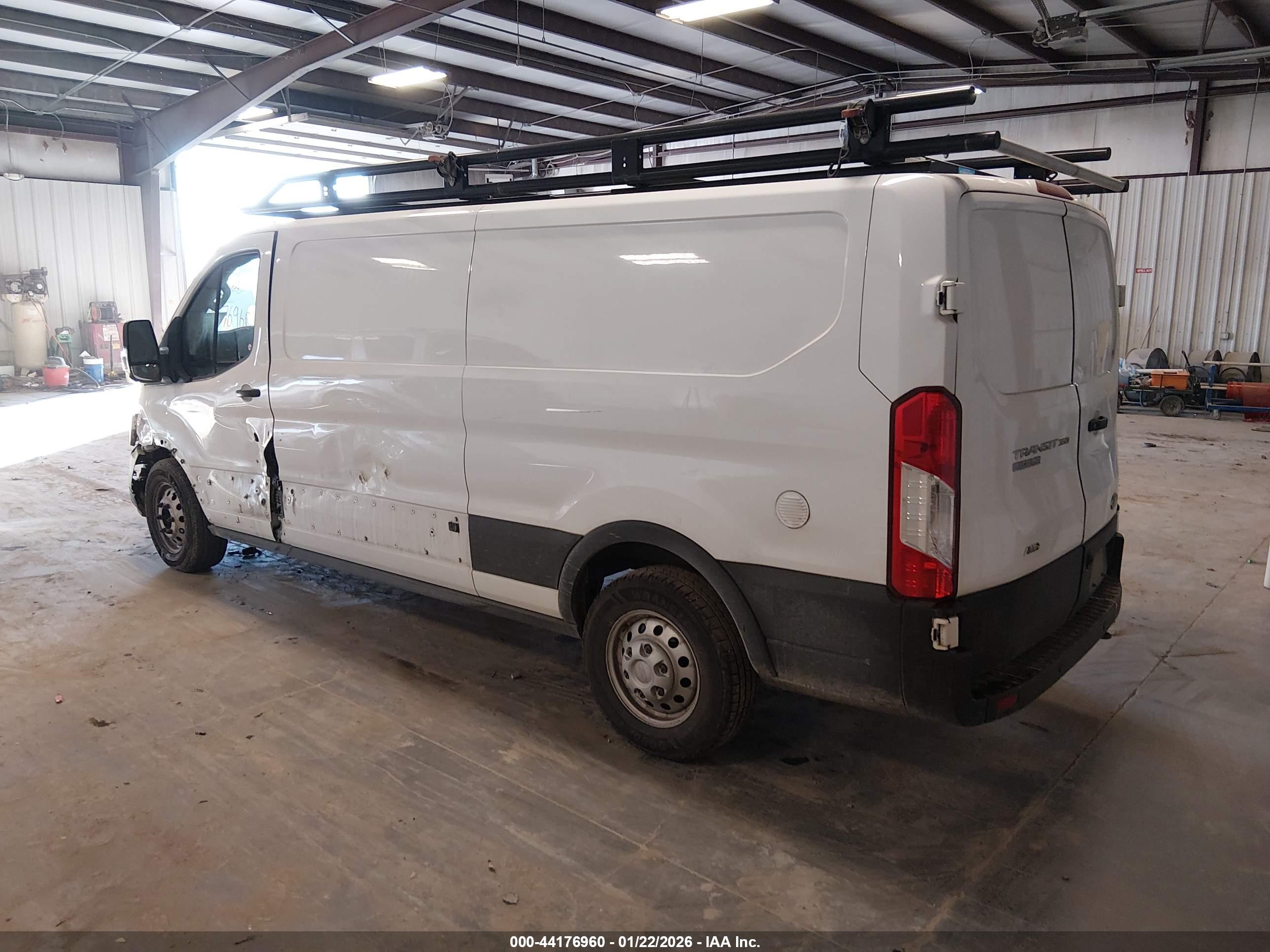 FORD TRANSIT-350 image 3