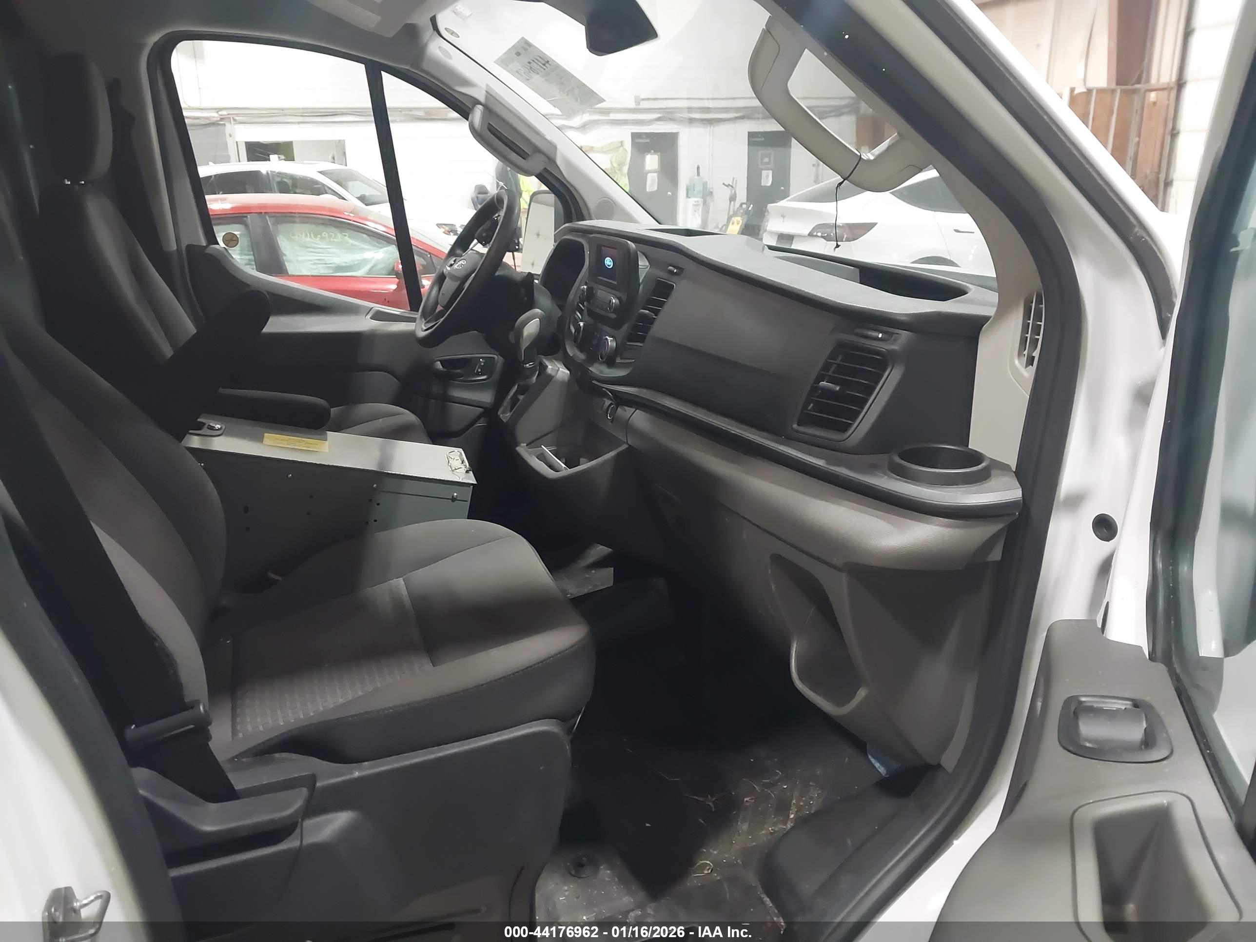 FORD TRANSIT-350 image 5