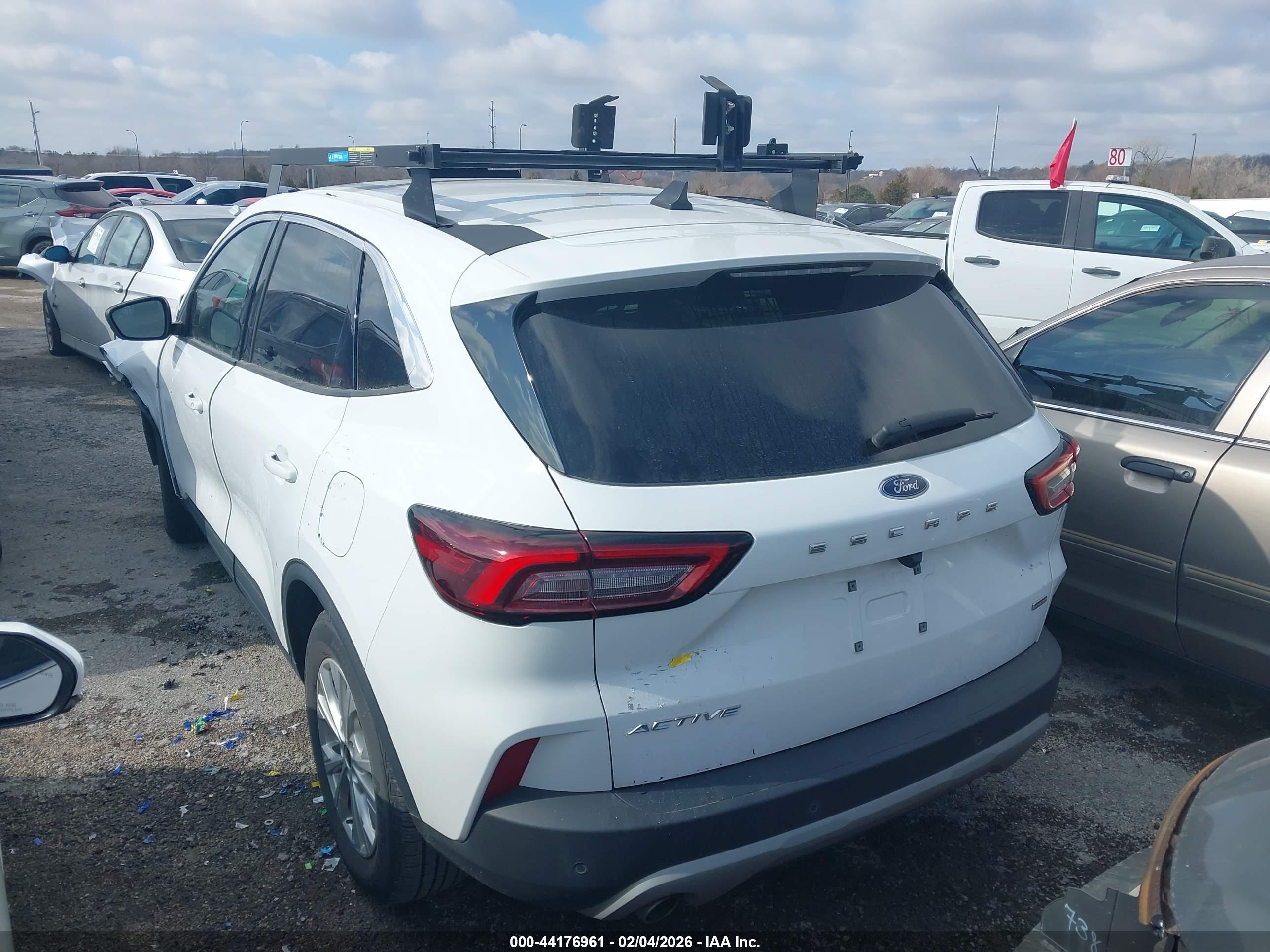 FORD ESCAPE image 3