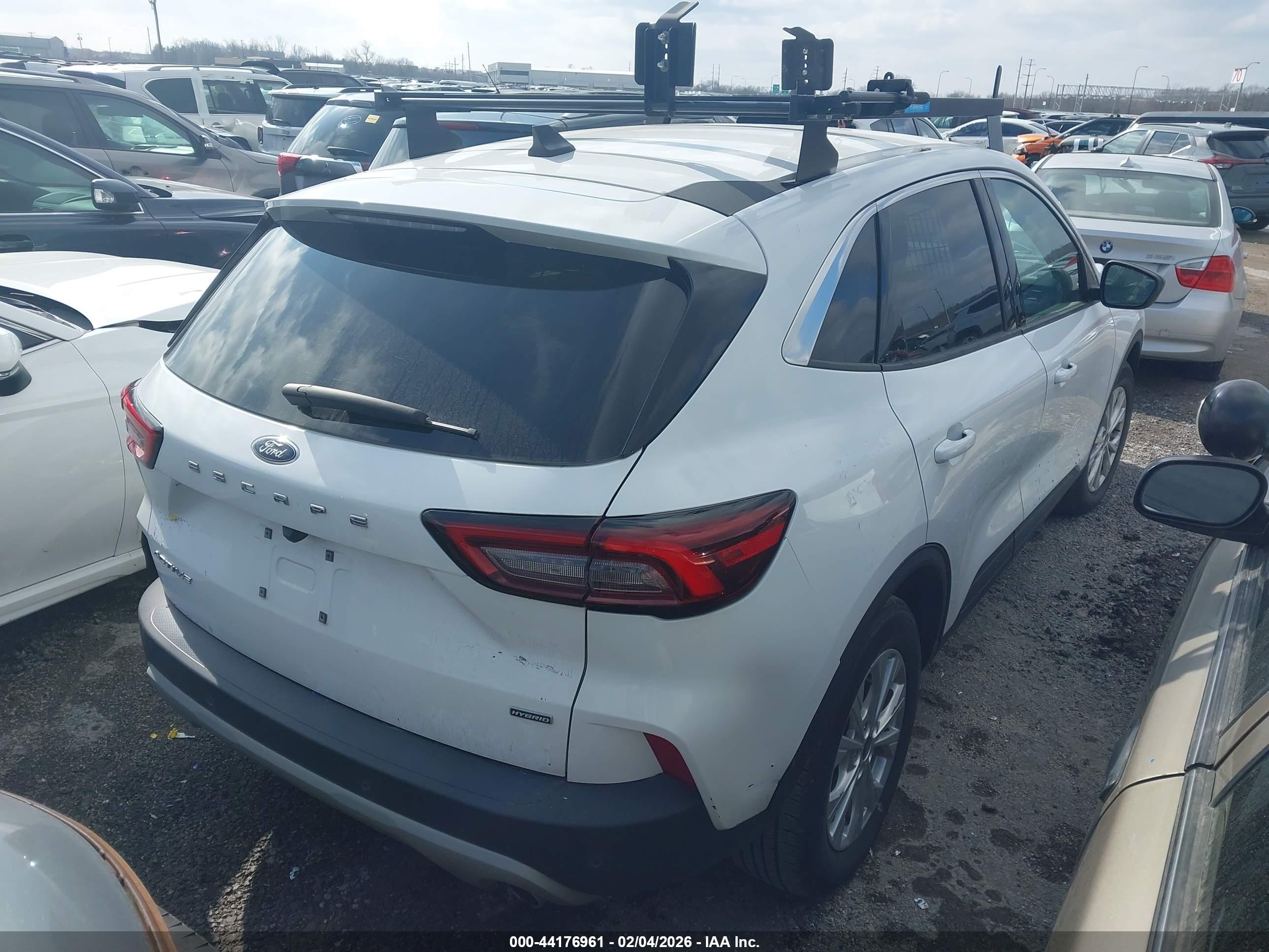 FORD ESCAPE image 4
