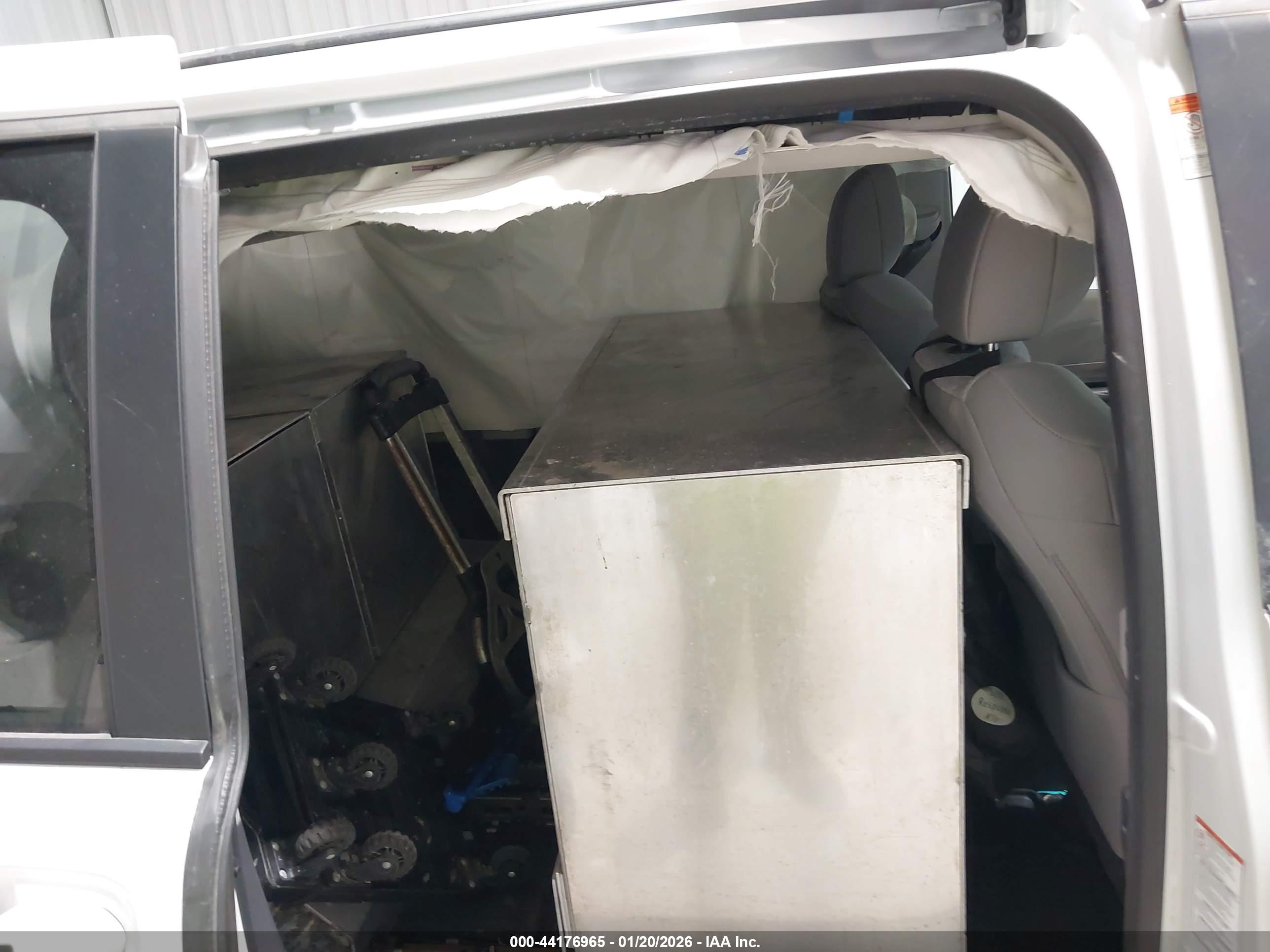 TOYOTA SIENNA image 8