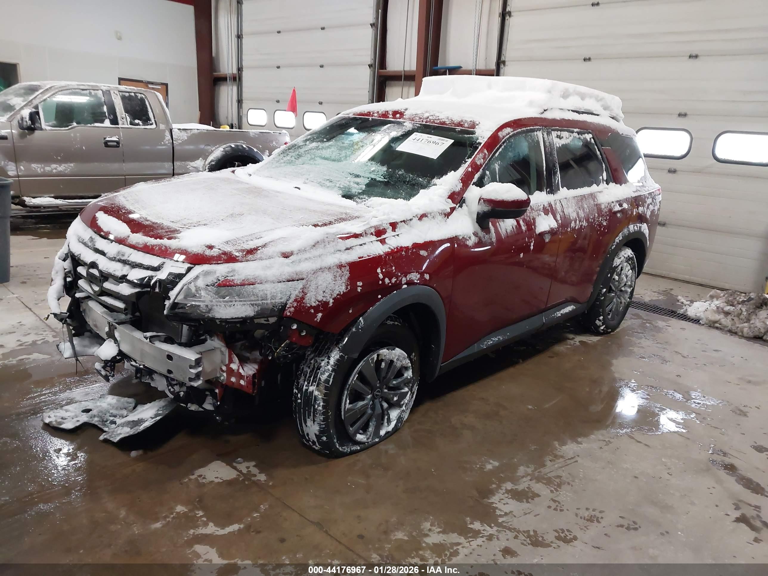 NISSAN PATHFINDER image 2