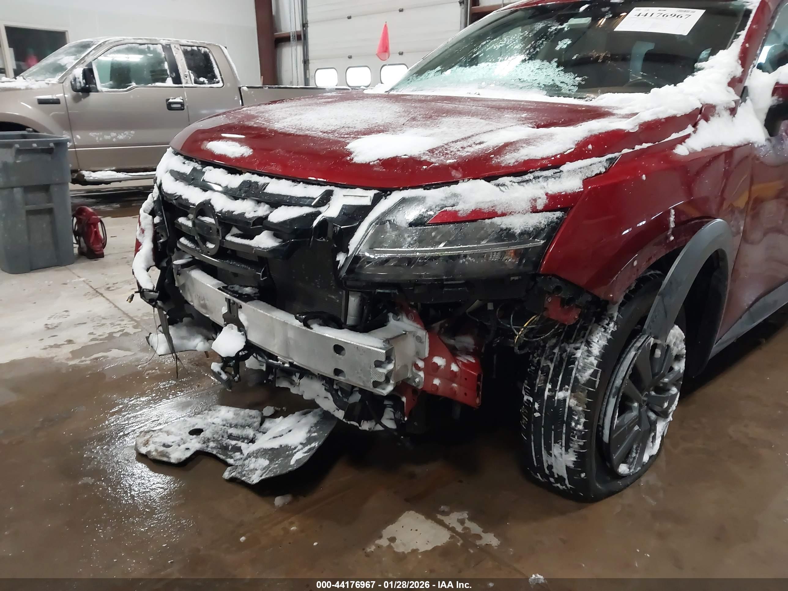 NISSAN PATHFINDER image 6