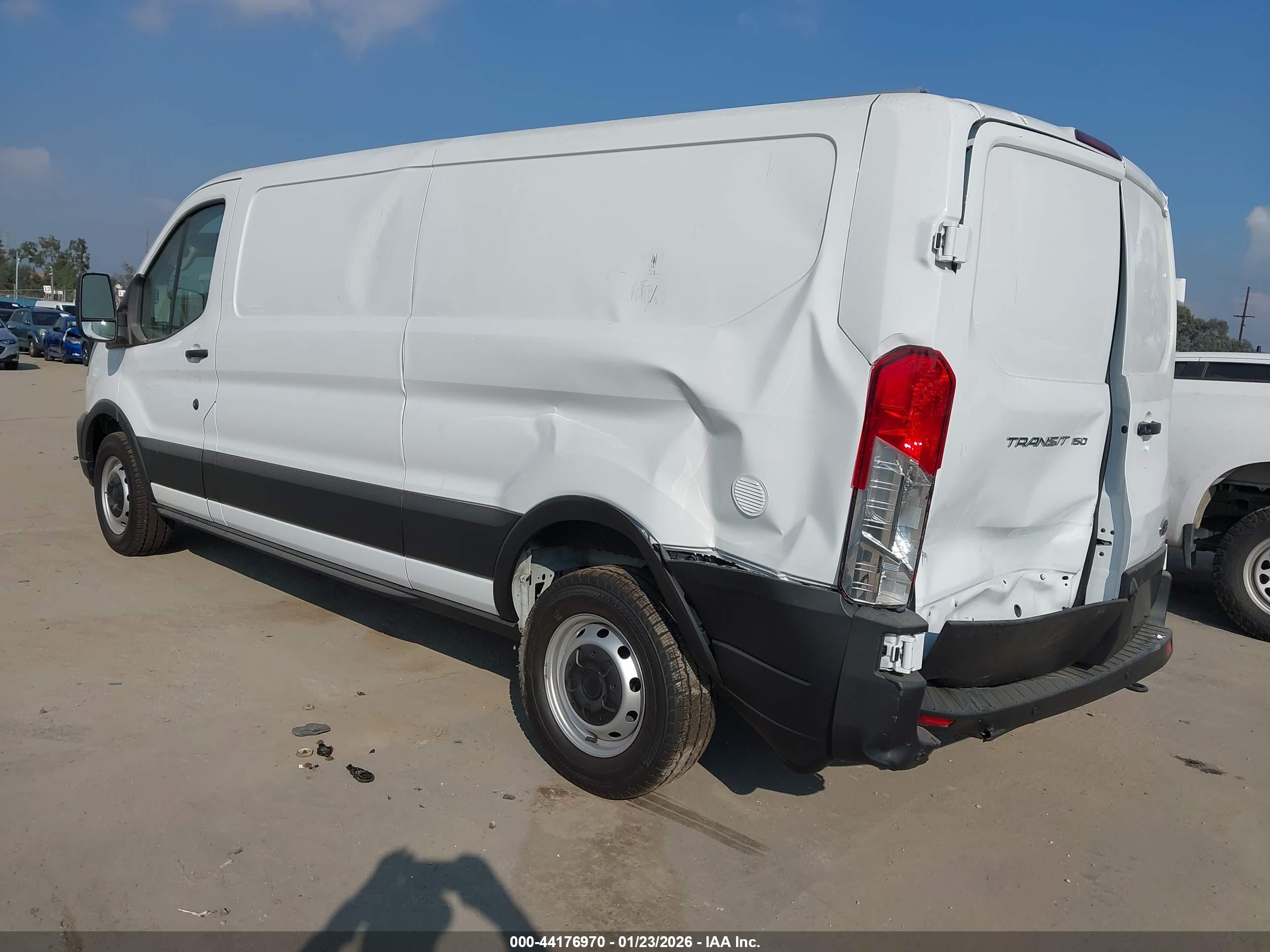 FORD TRANSIT-150 image 3