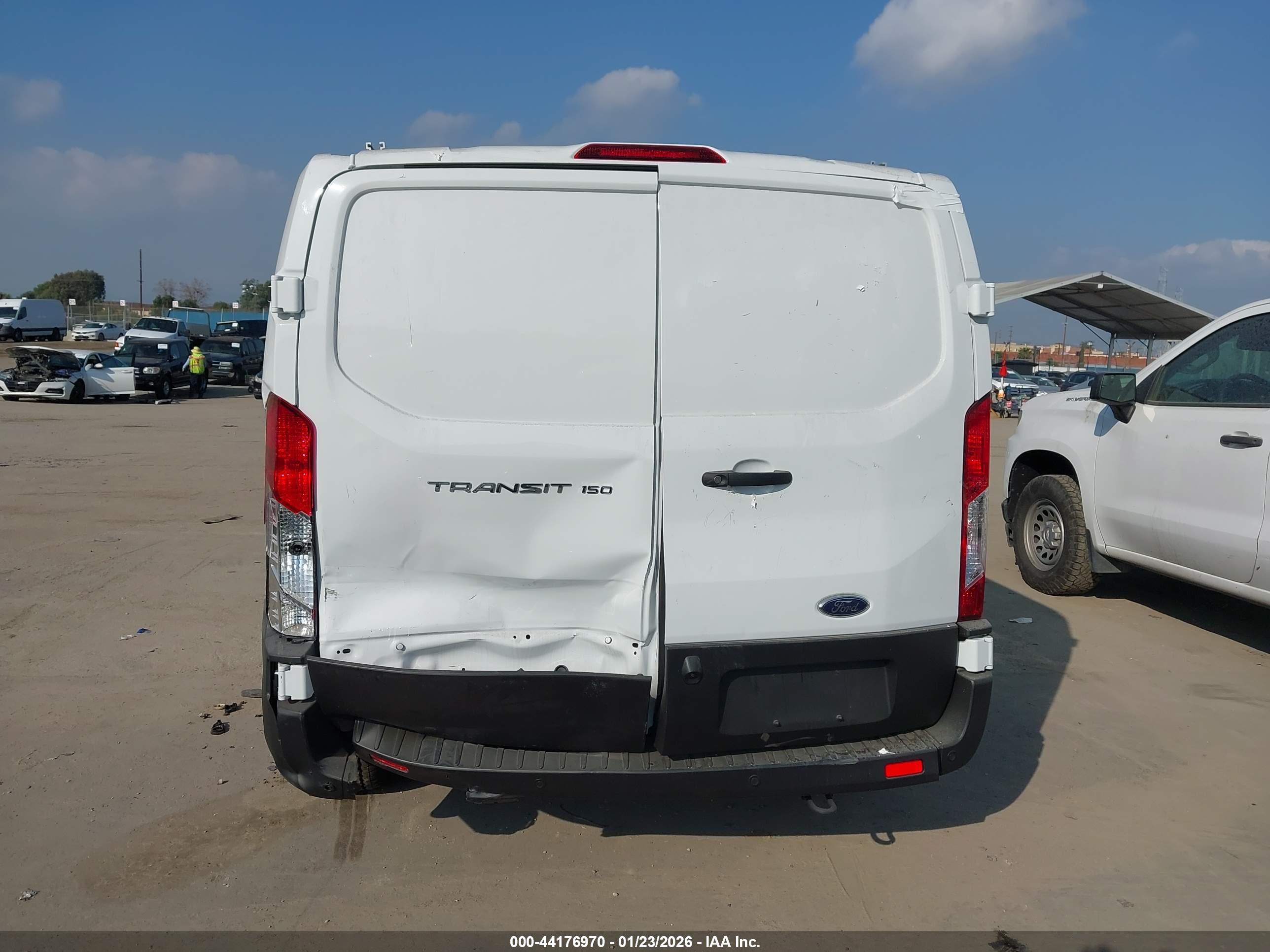 FORD TRANSIT-150 image 6