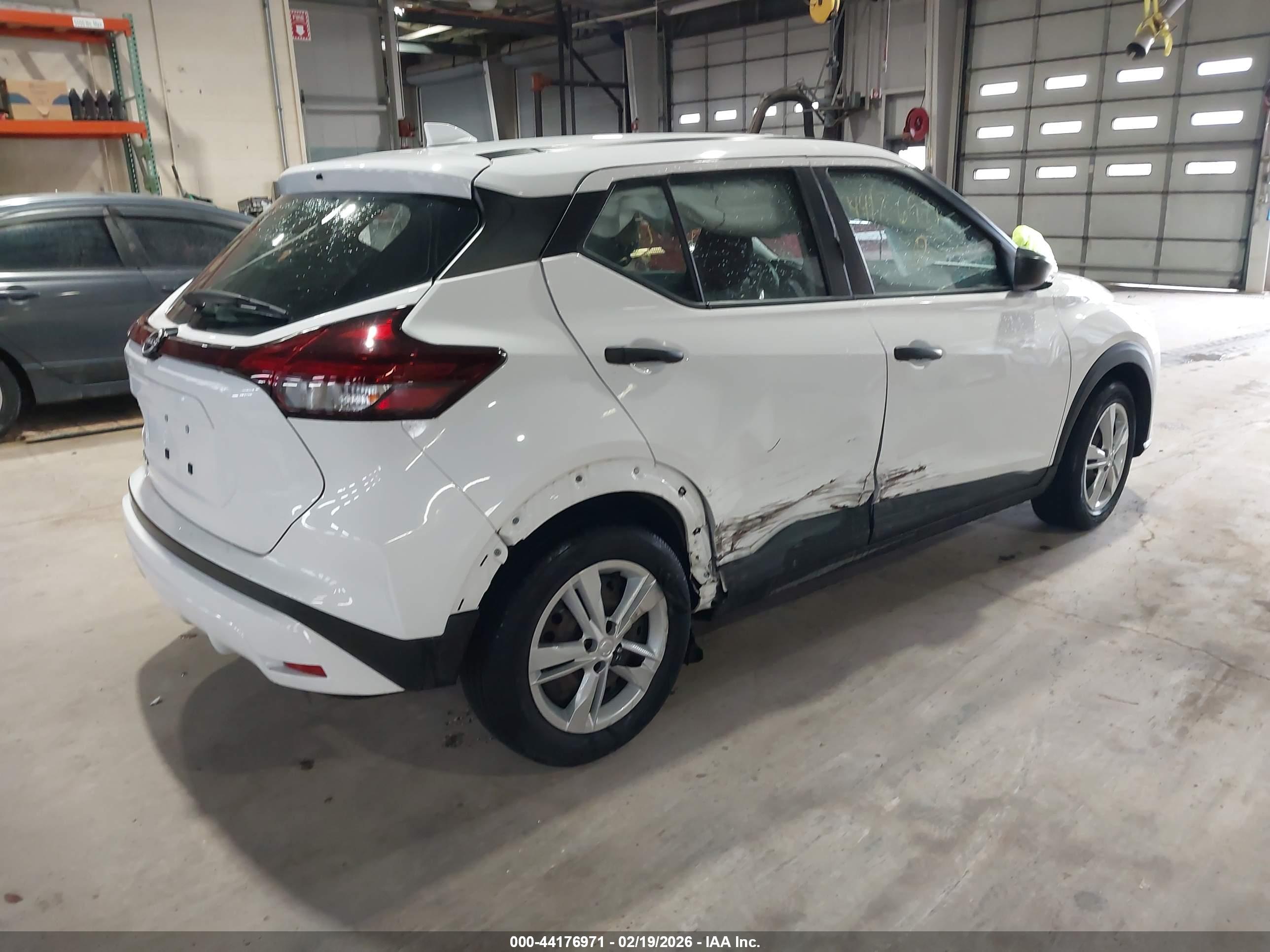 NISSAN KICKS image 4