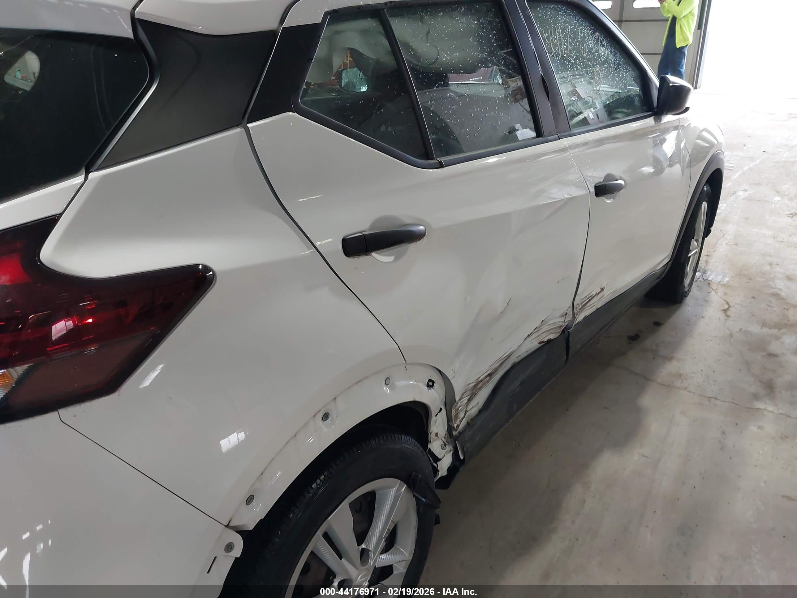 NISSAN KICKS image 6