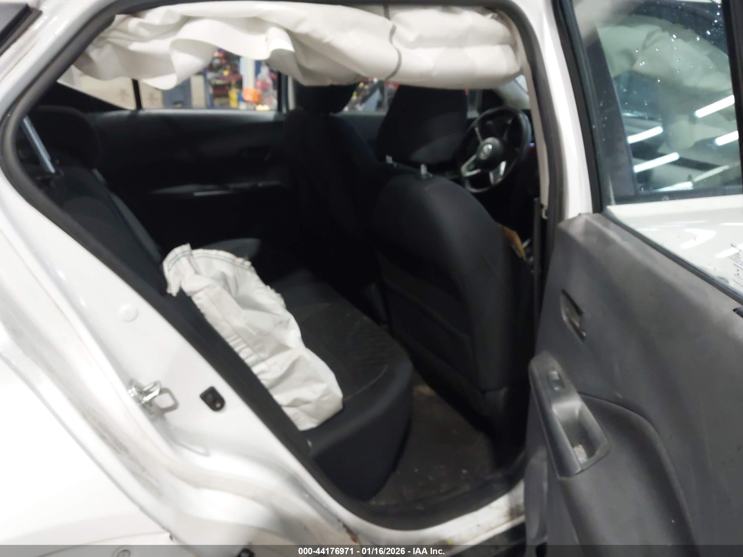 NISSAN KICKS image 8