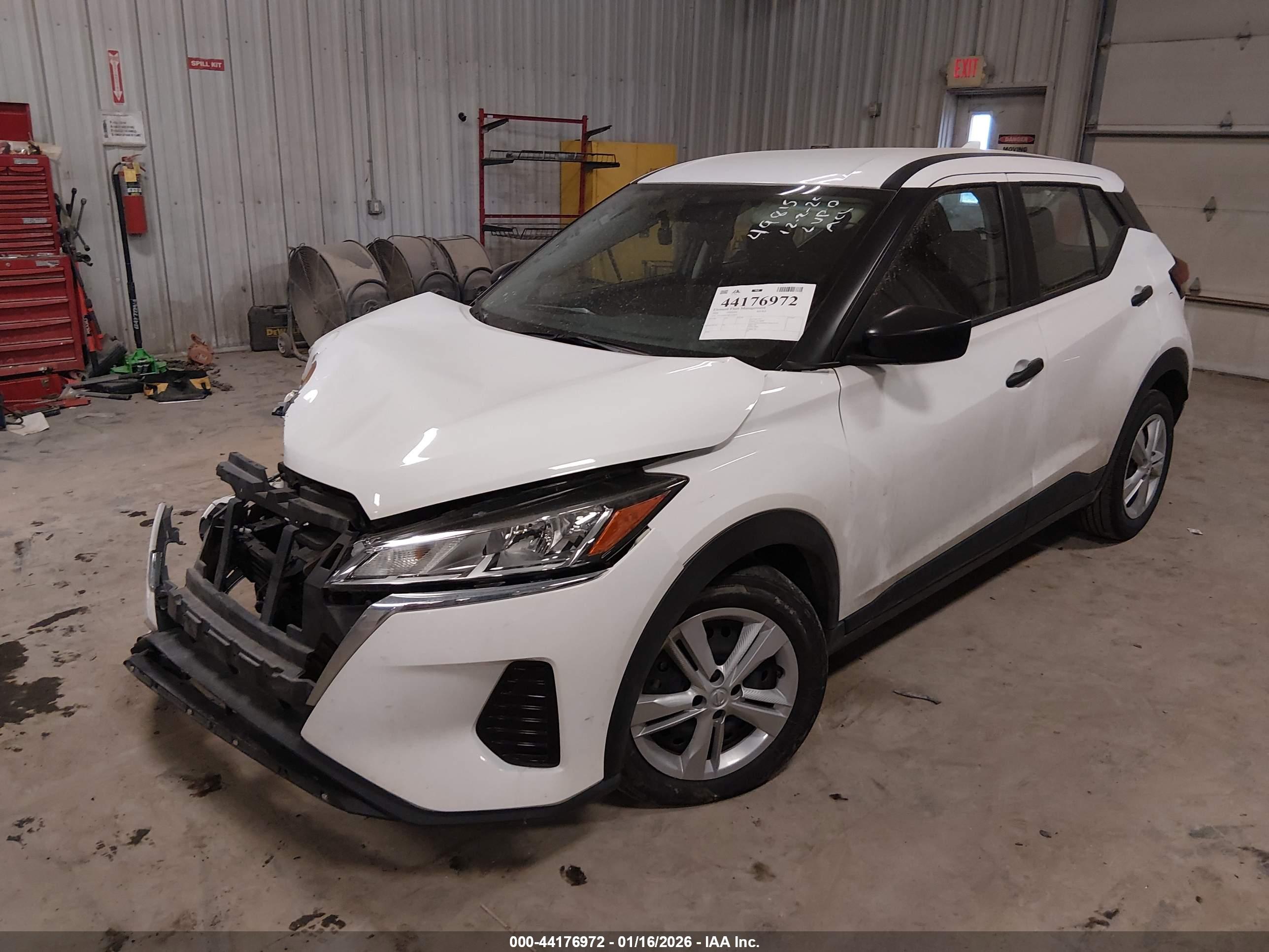 NISSAN KICKS image 2