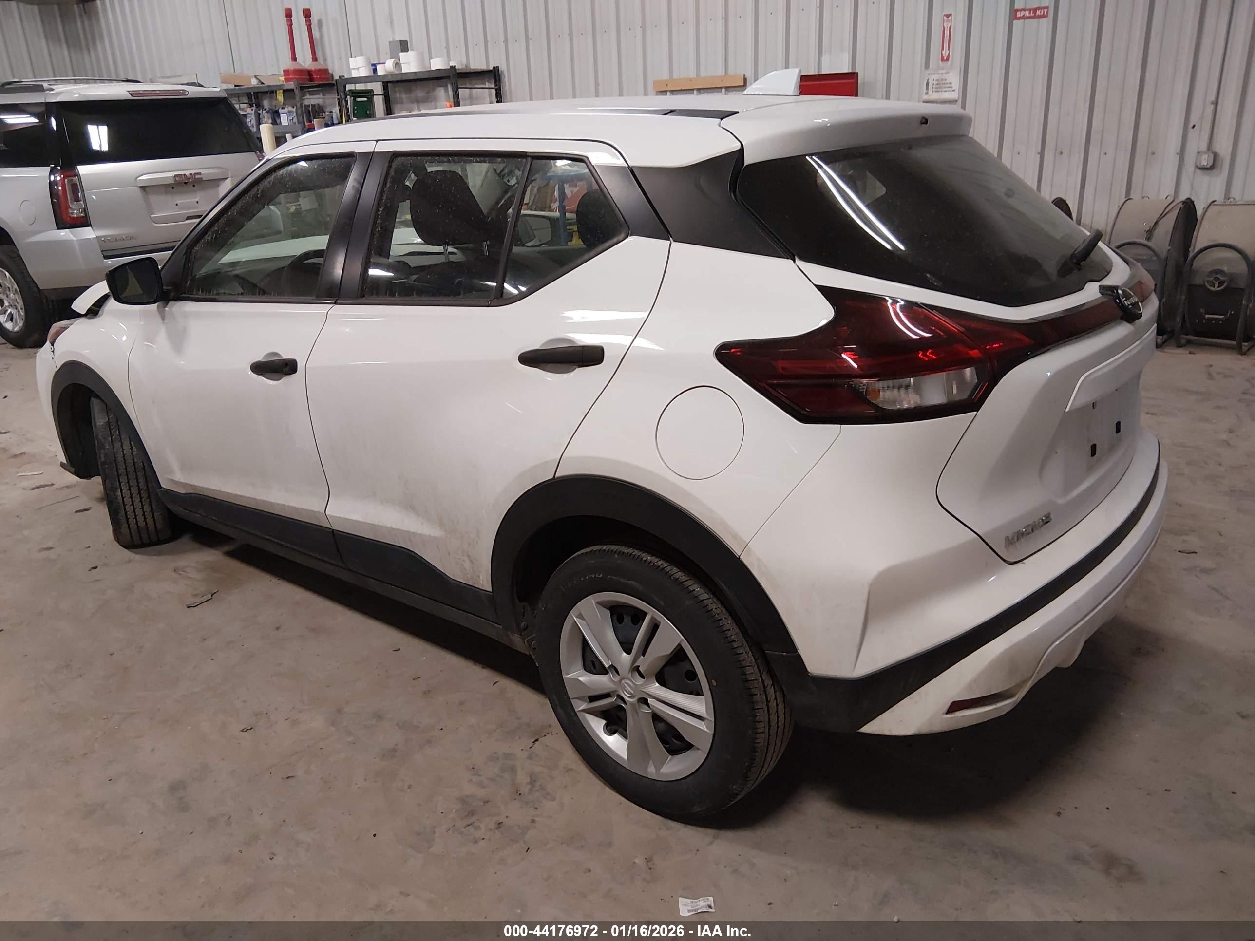 NISSAN KICKS image 3