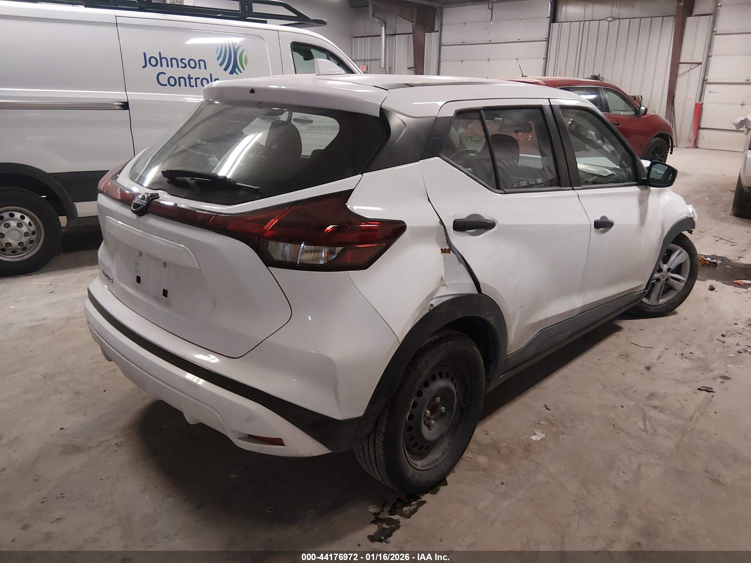 NISSAN KICKS image 4