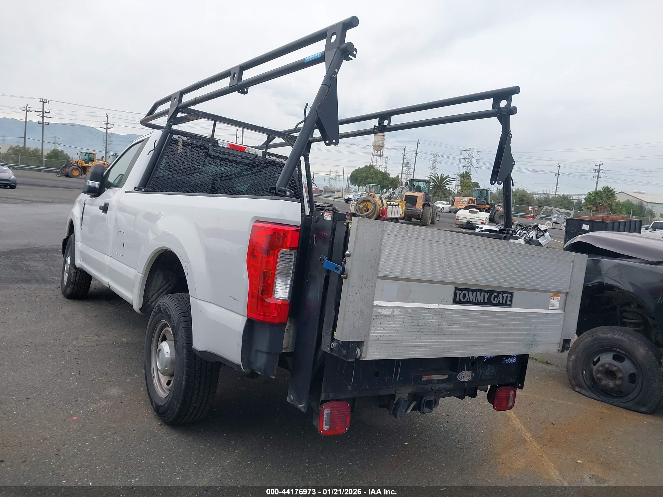 FORD F-250 image 3