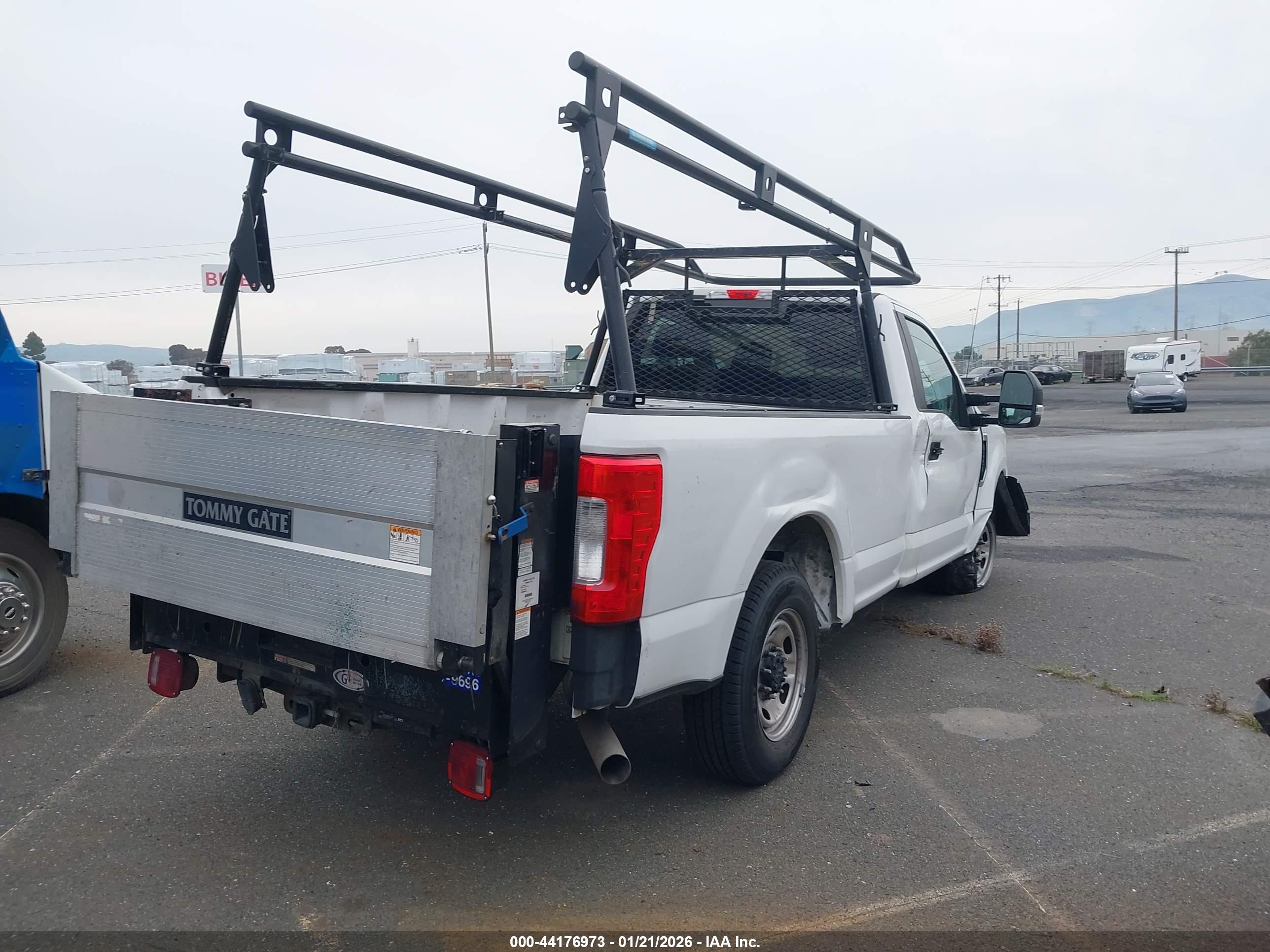 FORD F-250 image 4