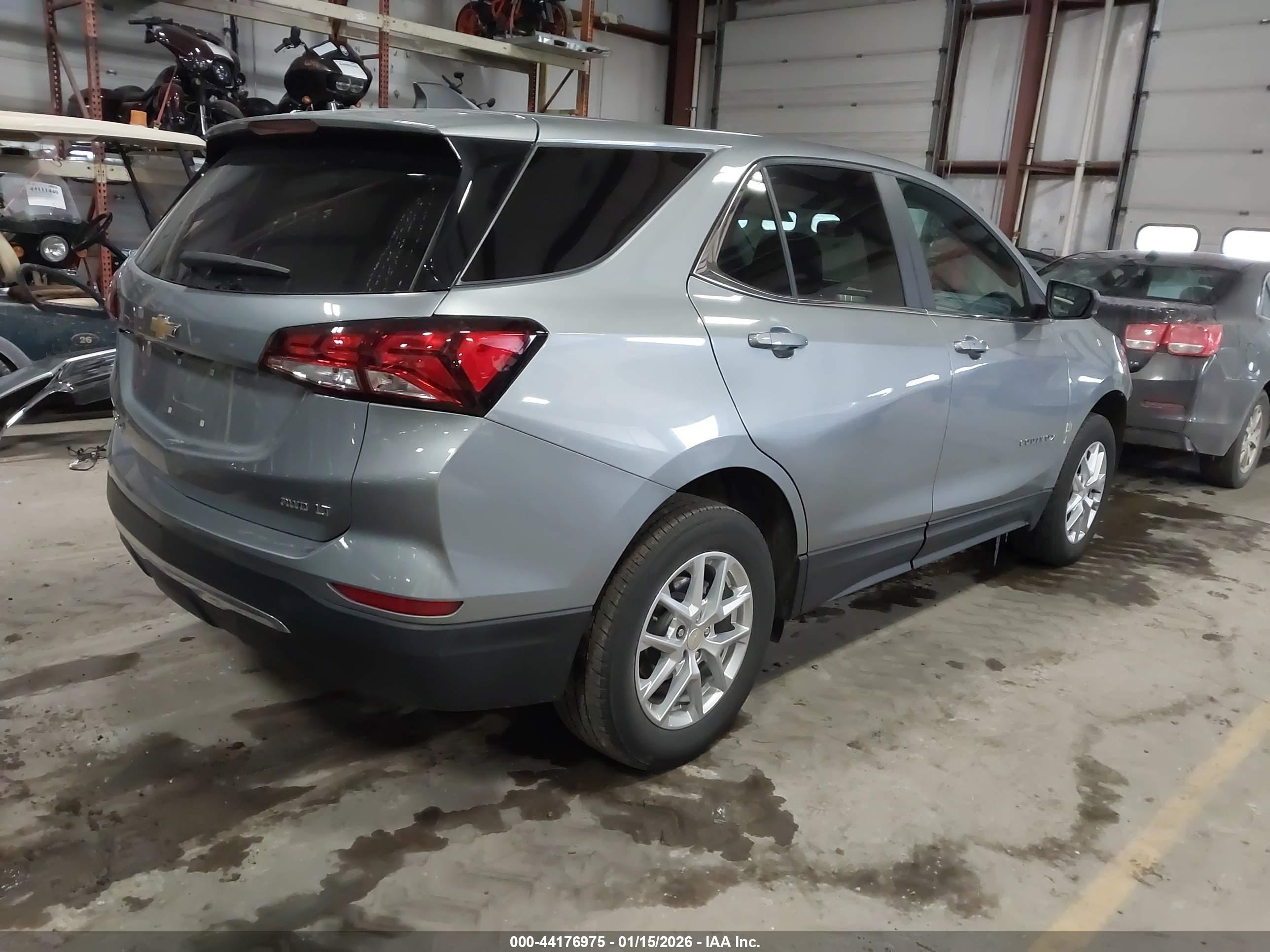 CHEVROLET EQUINOX image 4