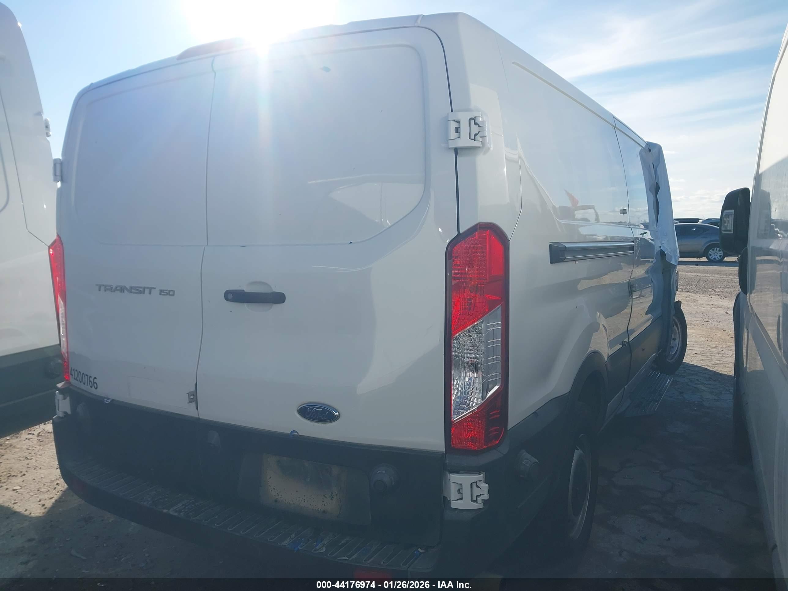 FORD TRANSIT-150 image 4