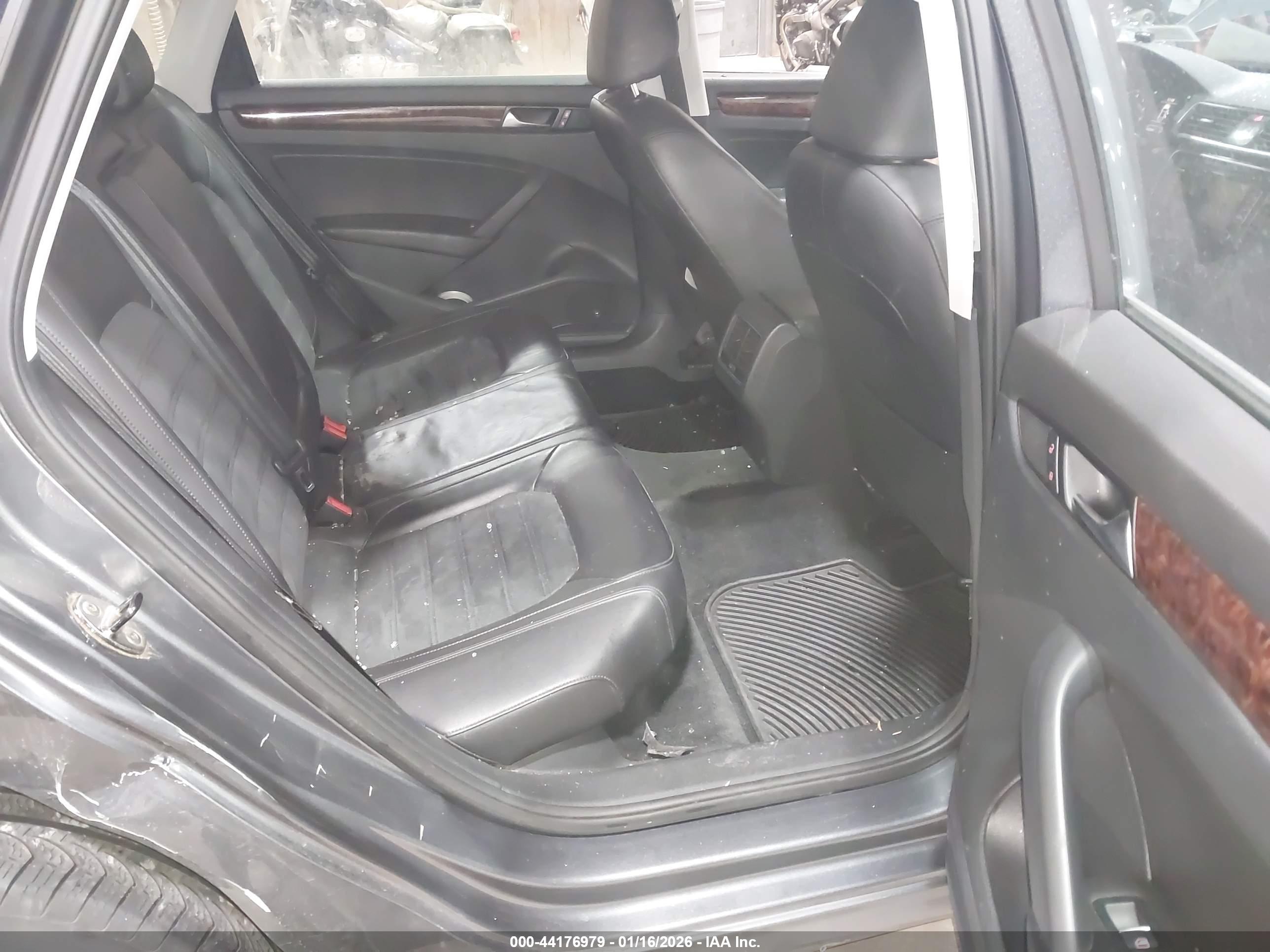 VOLKSWAGEN PASSAT image 8