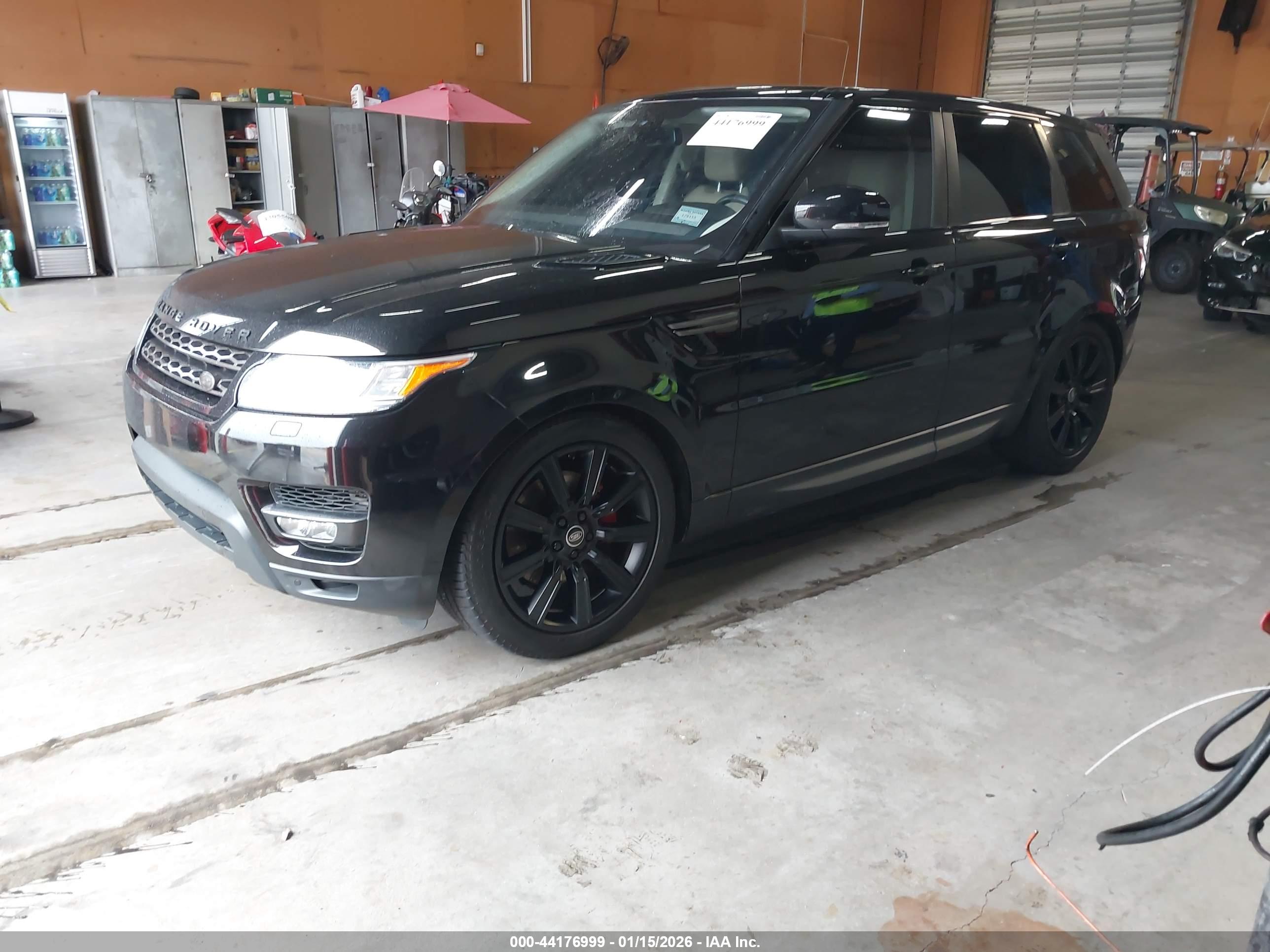 LAND ROVER image 2