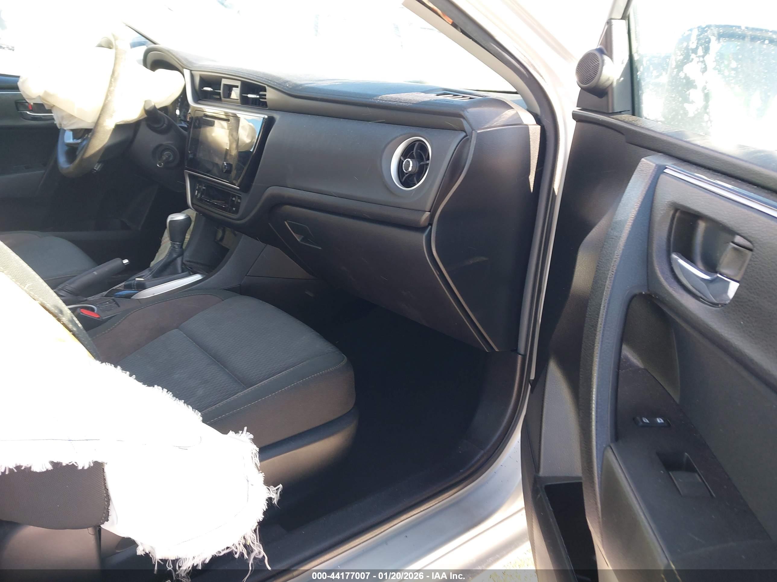 TOYOTA COROLLA image 5
