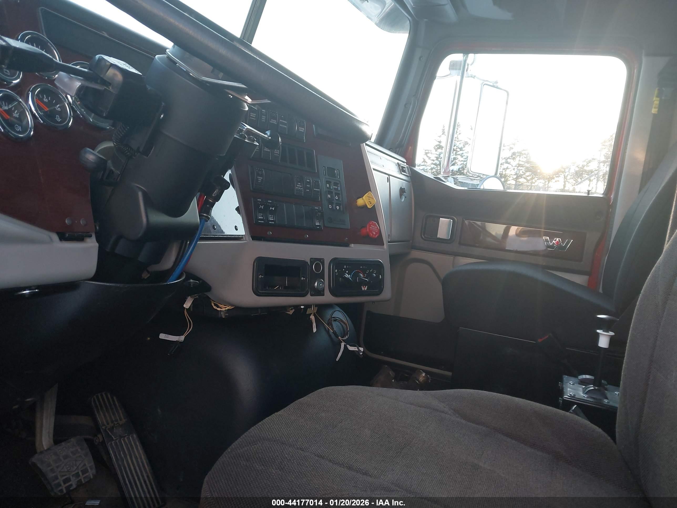 WESTERN STAR image 8