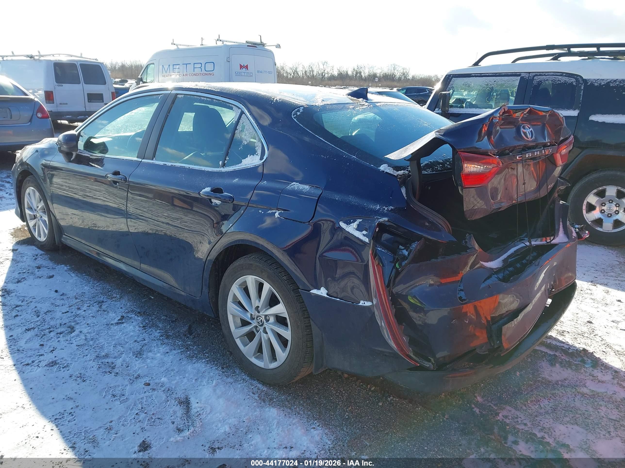 TOYOTA CAMRY image 3