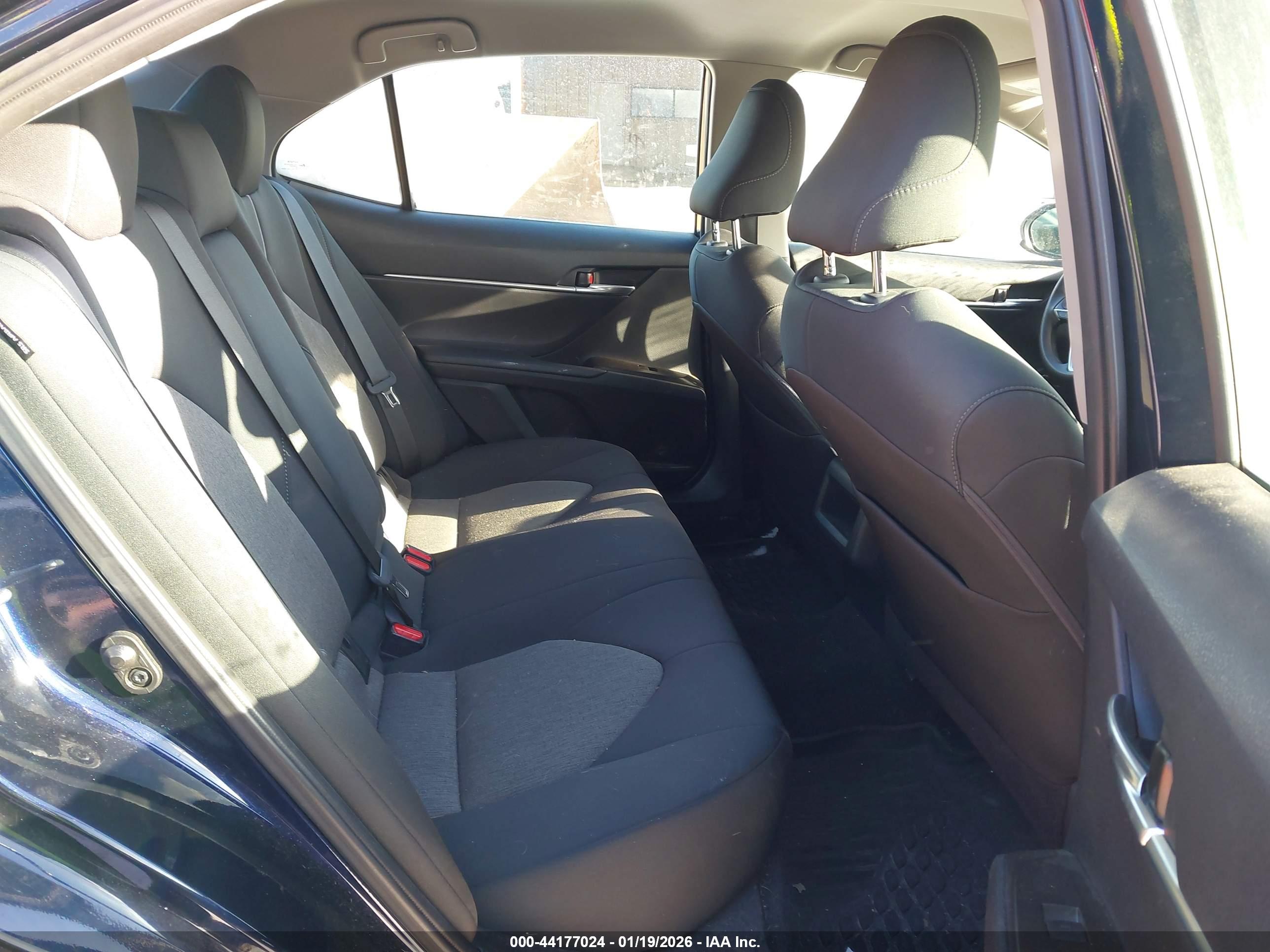 TOYOTA CAMRY image 8