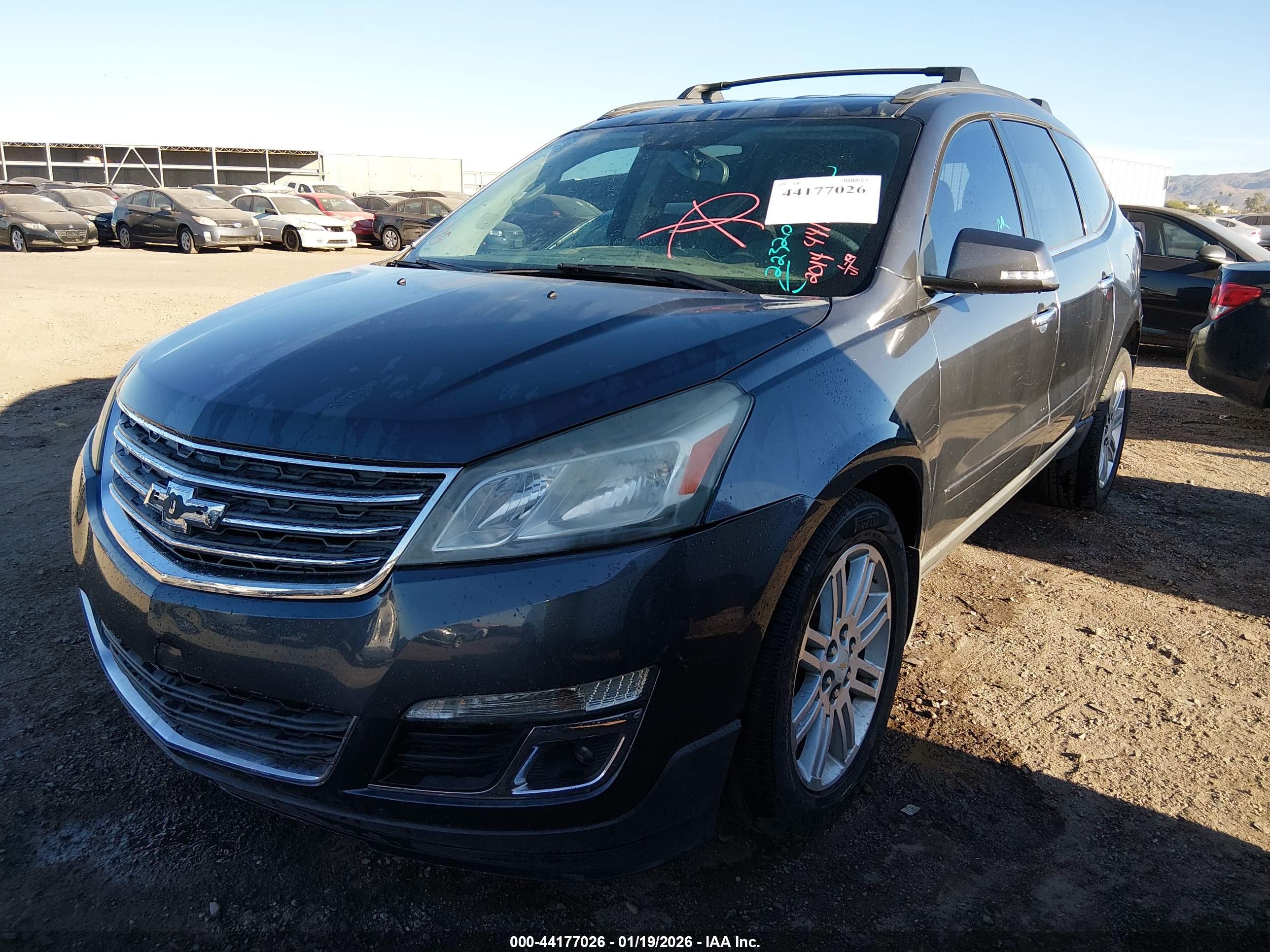 CHEVROLET TRAVERSE image 2