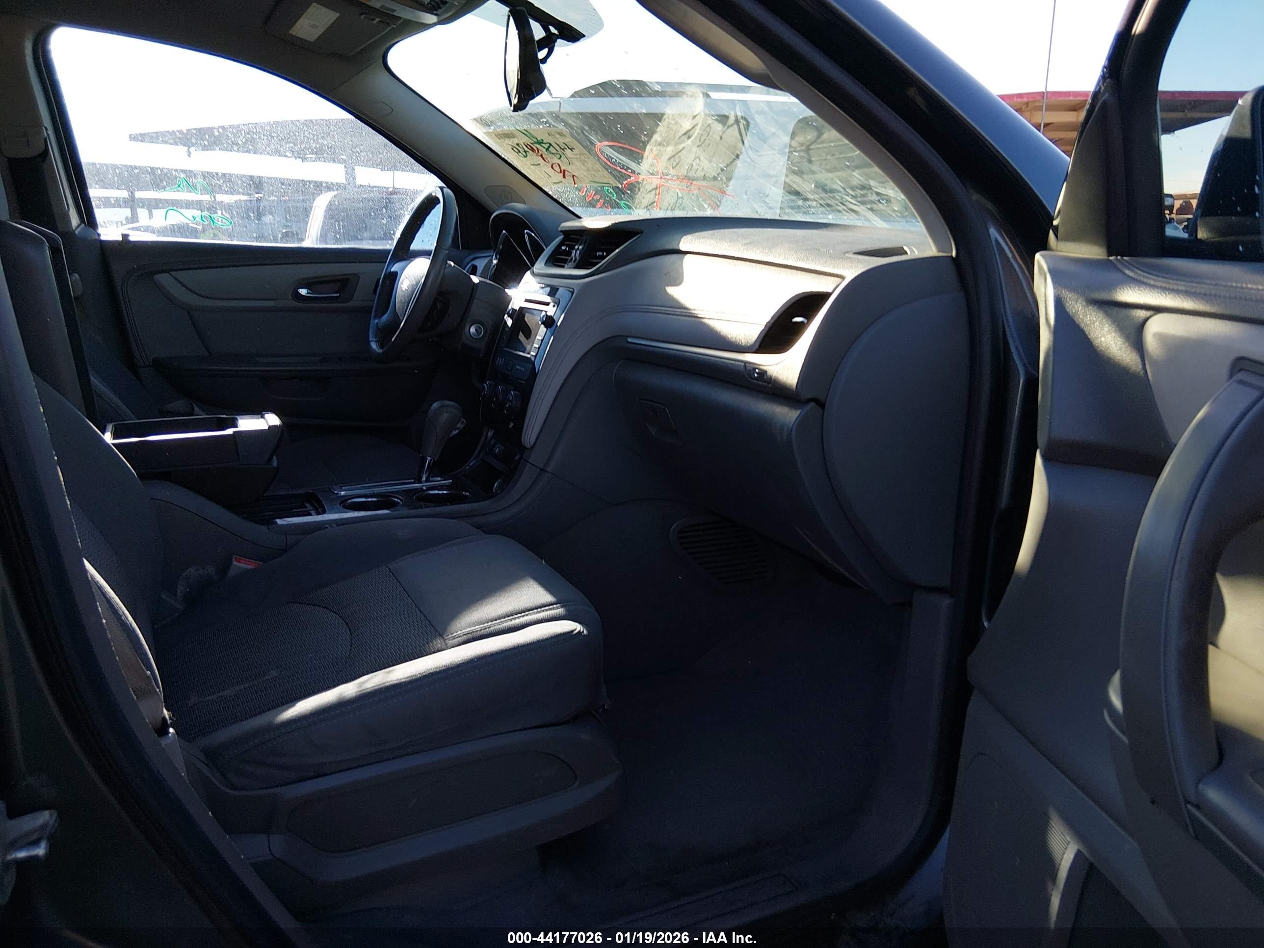 CHEVROLET TRAVERSE image 5