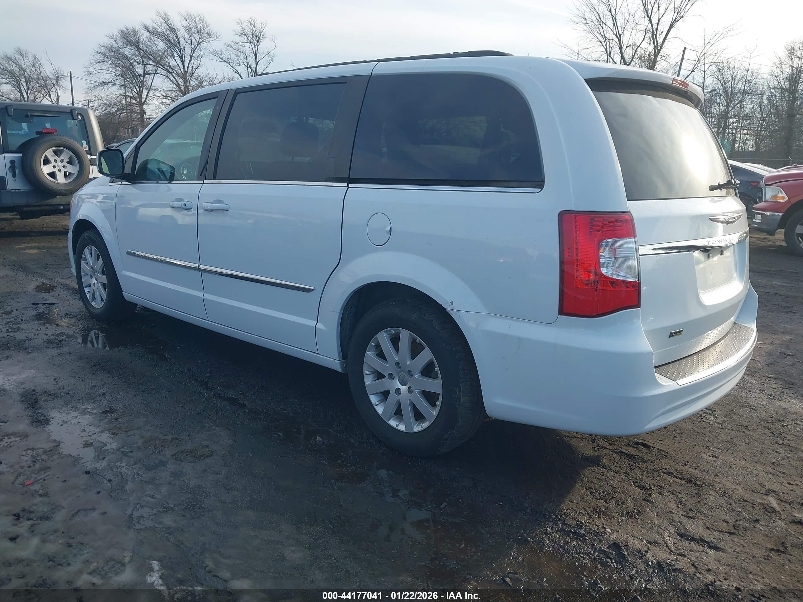 CHRYSLER TOWN image 3
