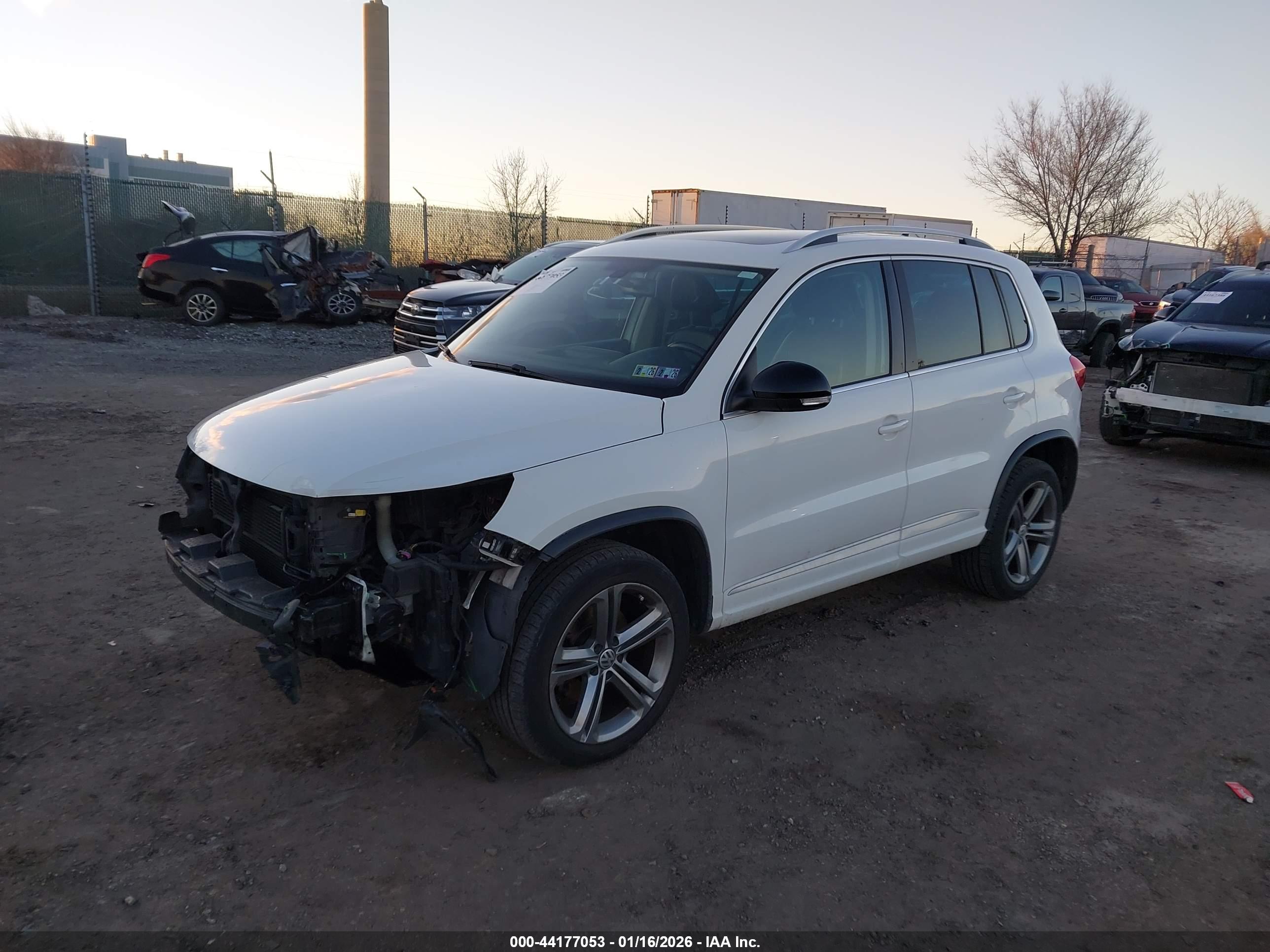 VOLKSWAGEN TIGUAN image 2