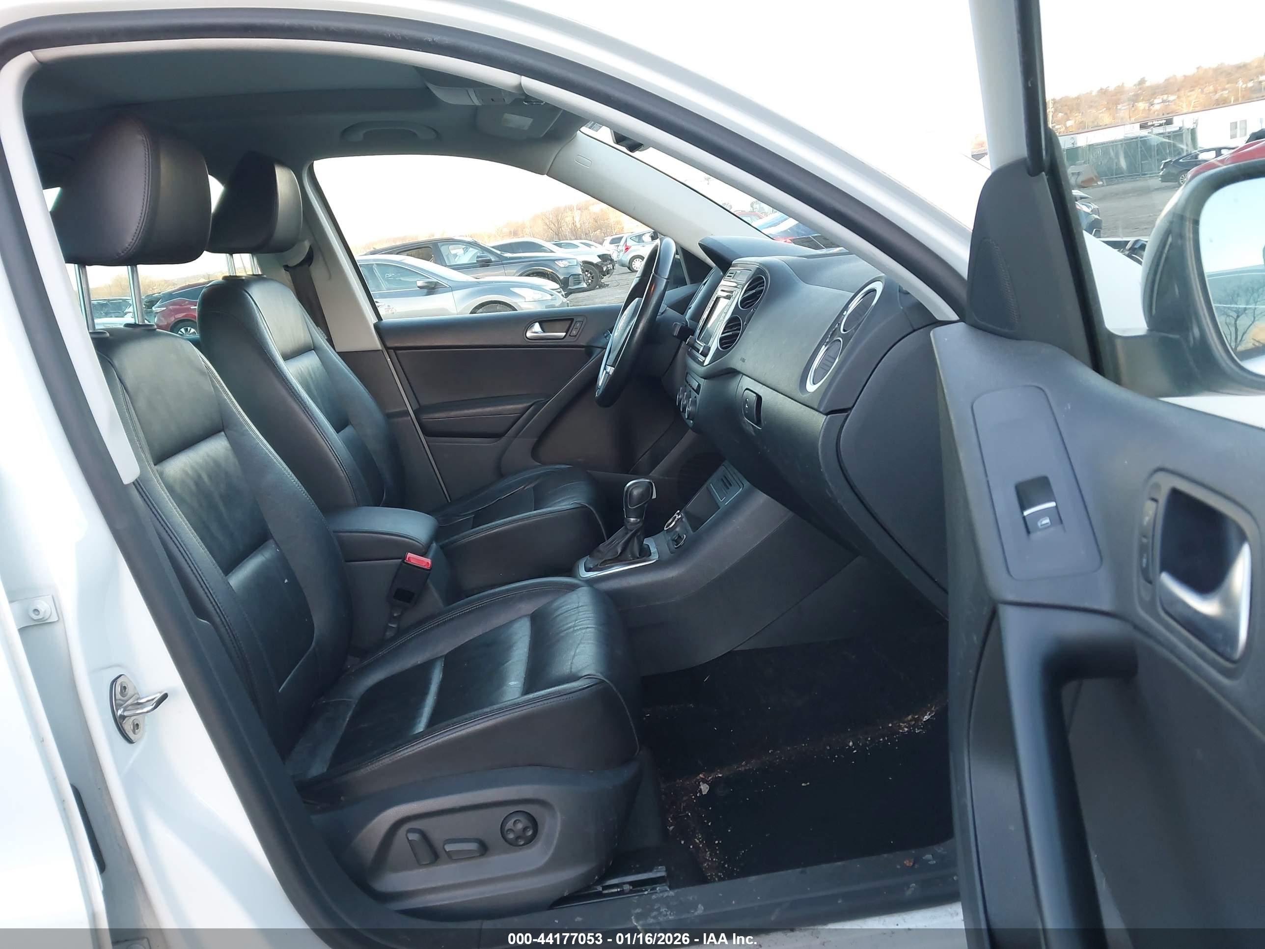 VOLKSWAGEN TIGUAN image 5