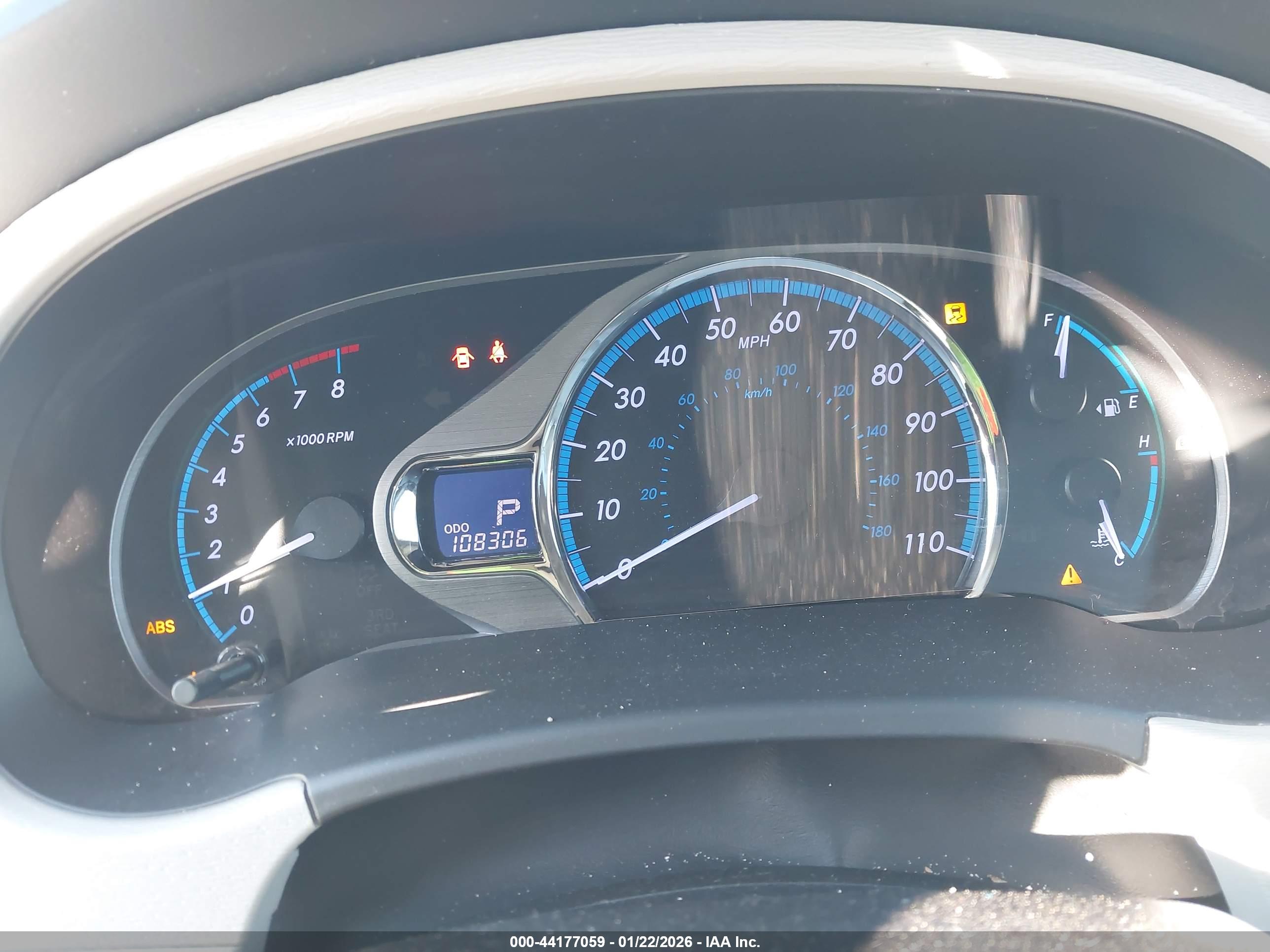 TOYOTA SIENNA image 7