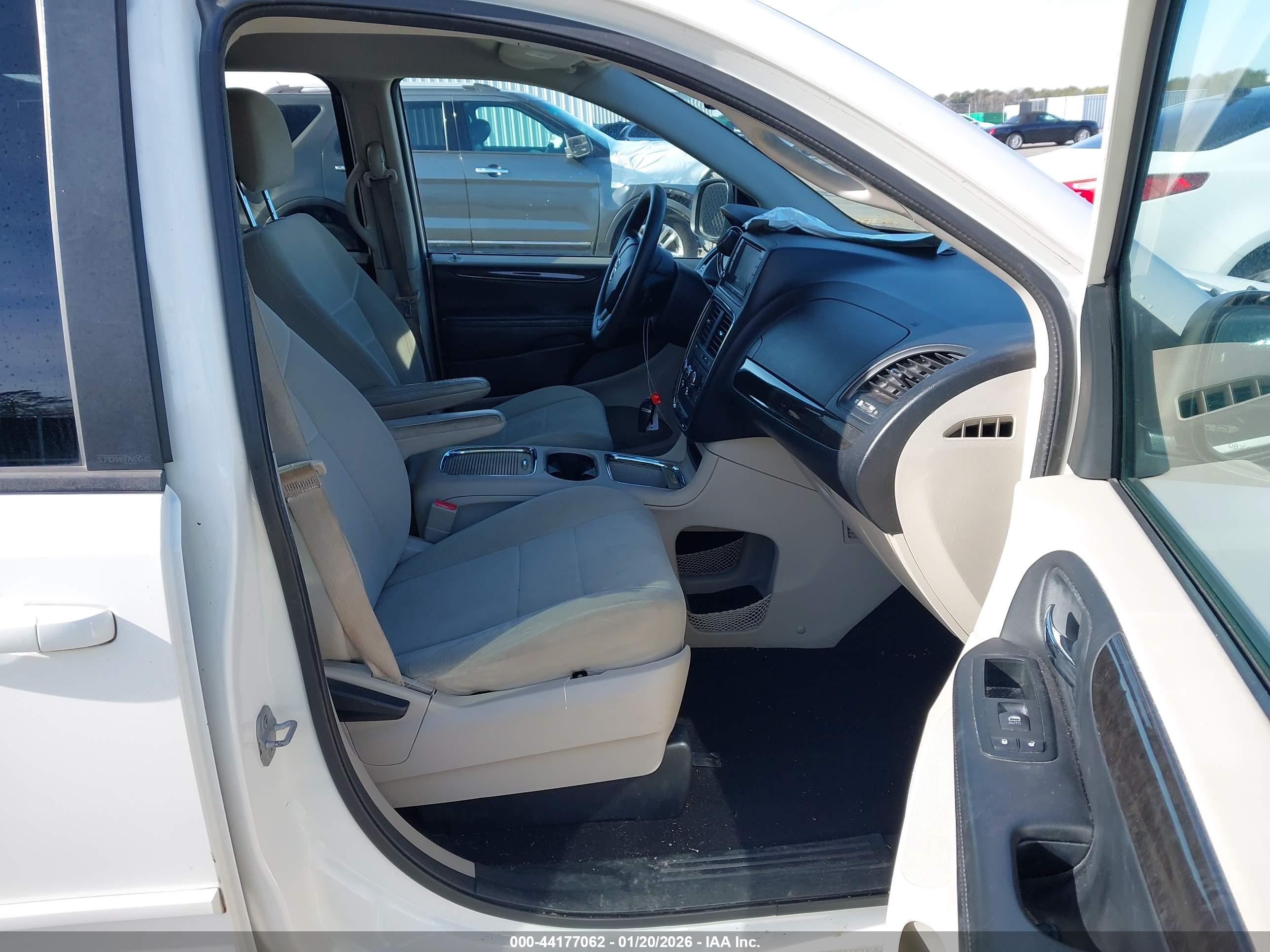 DODGE GRAND image 5