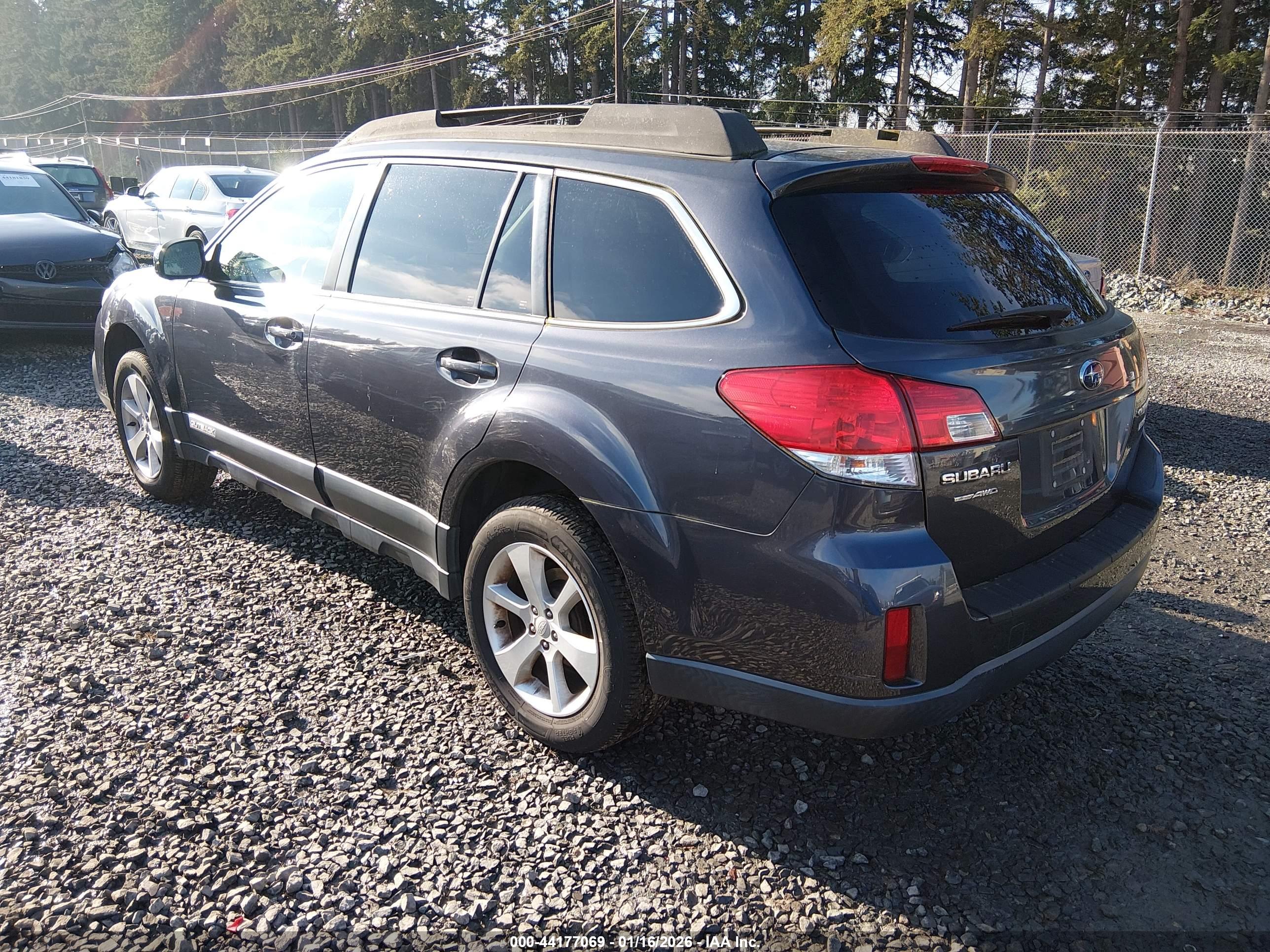 SUBARU OUTBACK image 3