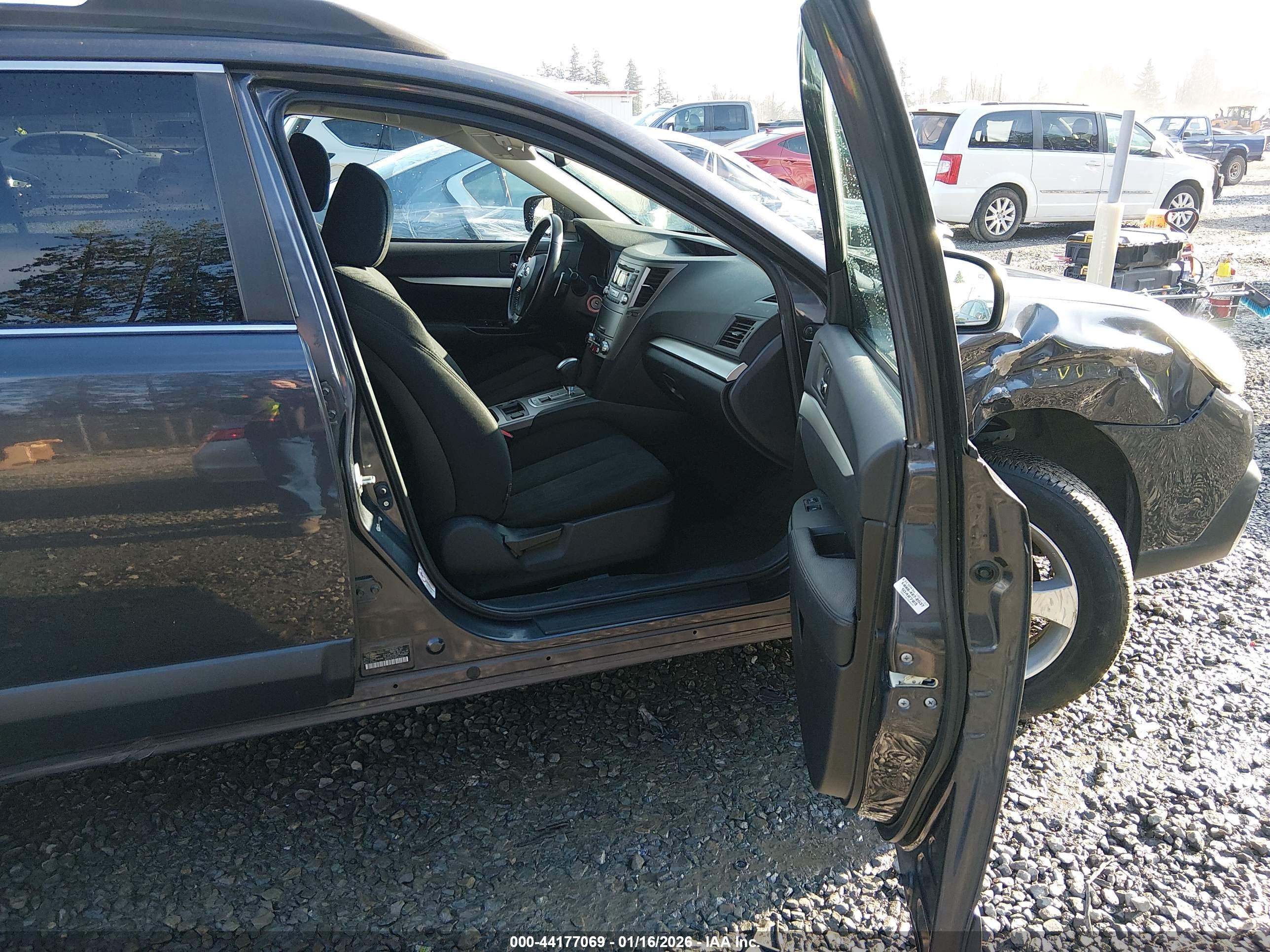 SUBARU OUTBACK image 5