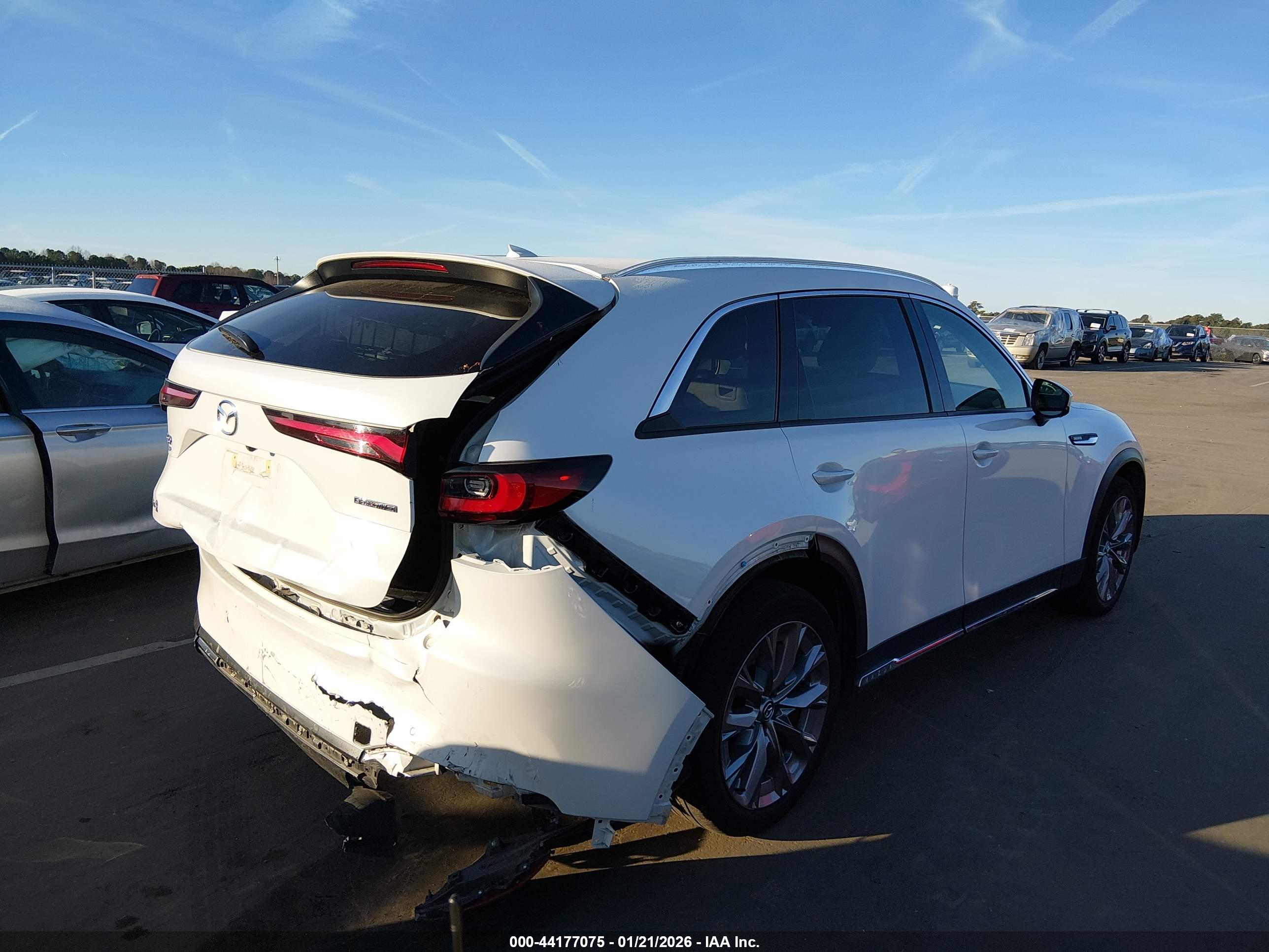 MAZDA CX-90 image 4