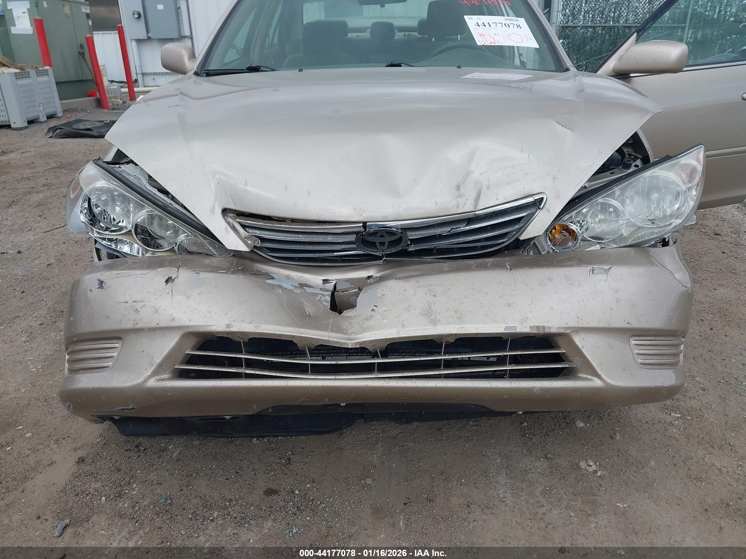 TOYOTA CAMRY image 6