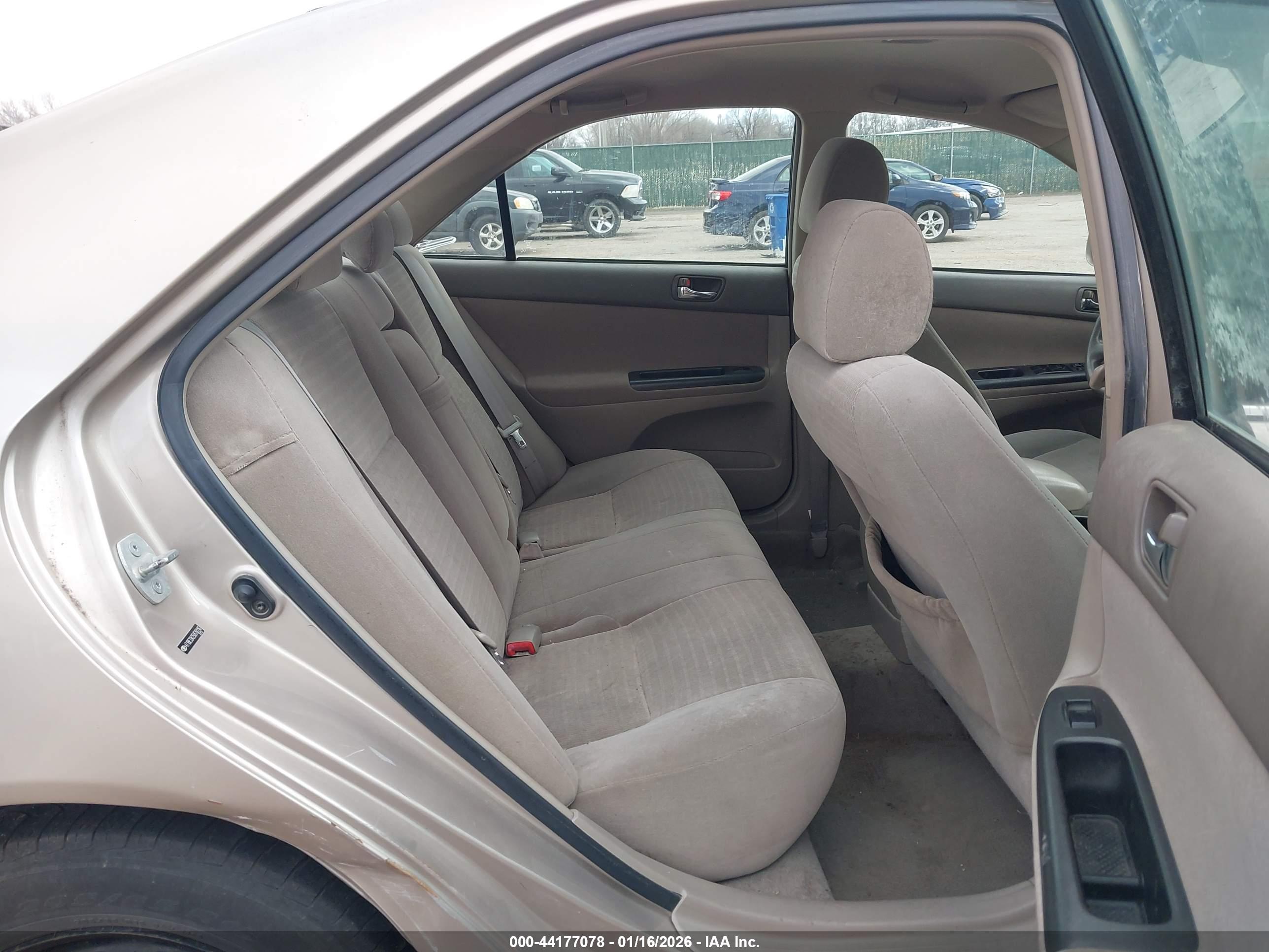TOYOTA CAMRY image 8