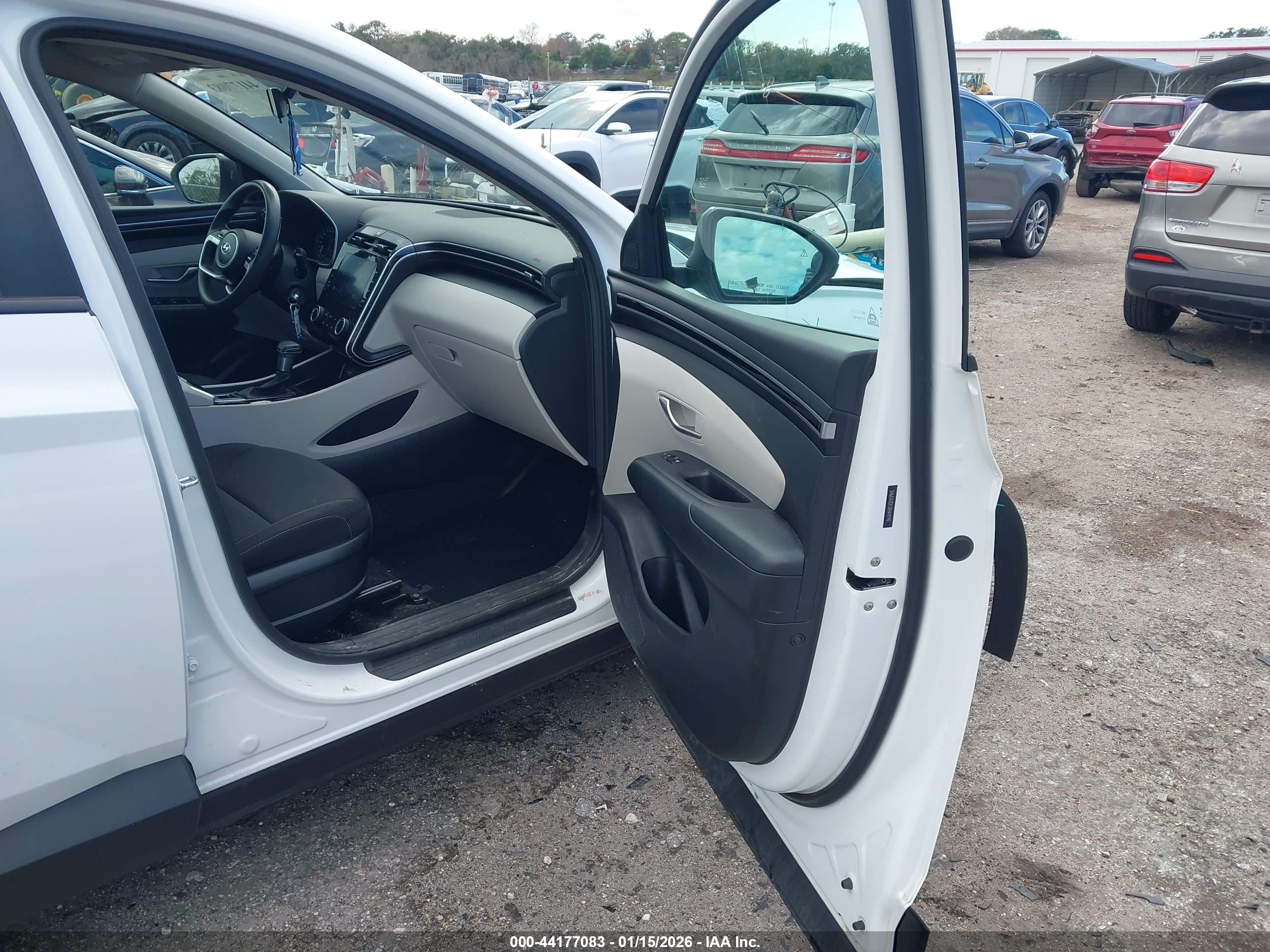 HYUNDAI TUCSON image 5