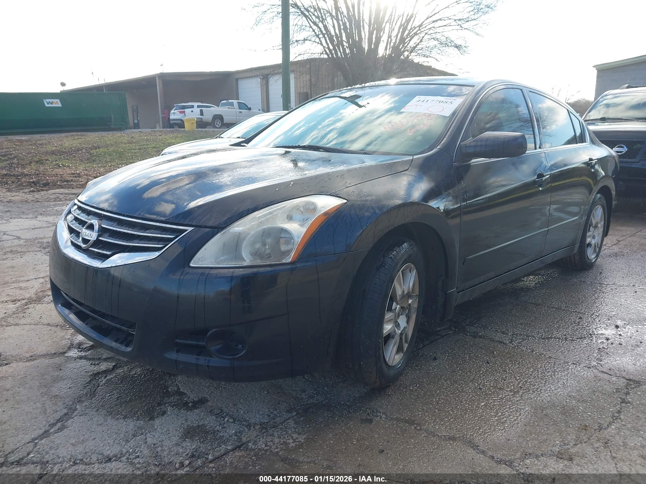 NISSAN ALTIMA image 2
