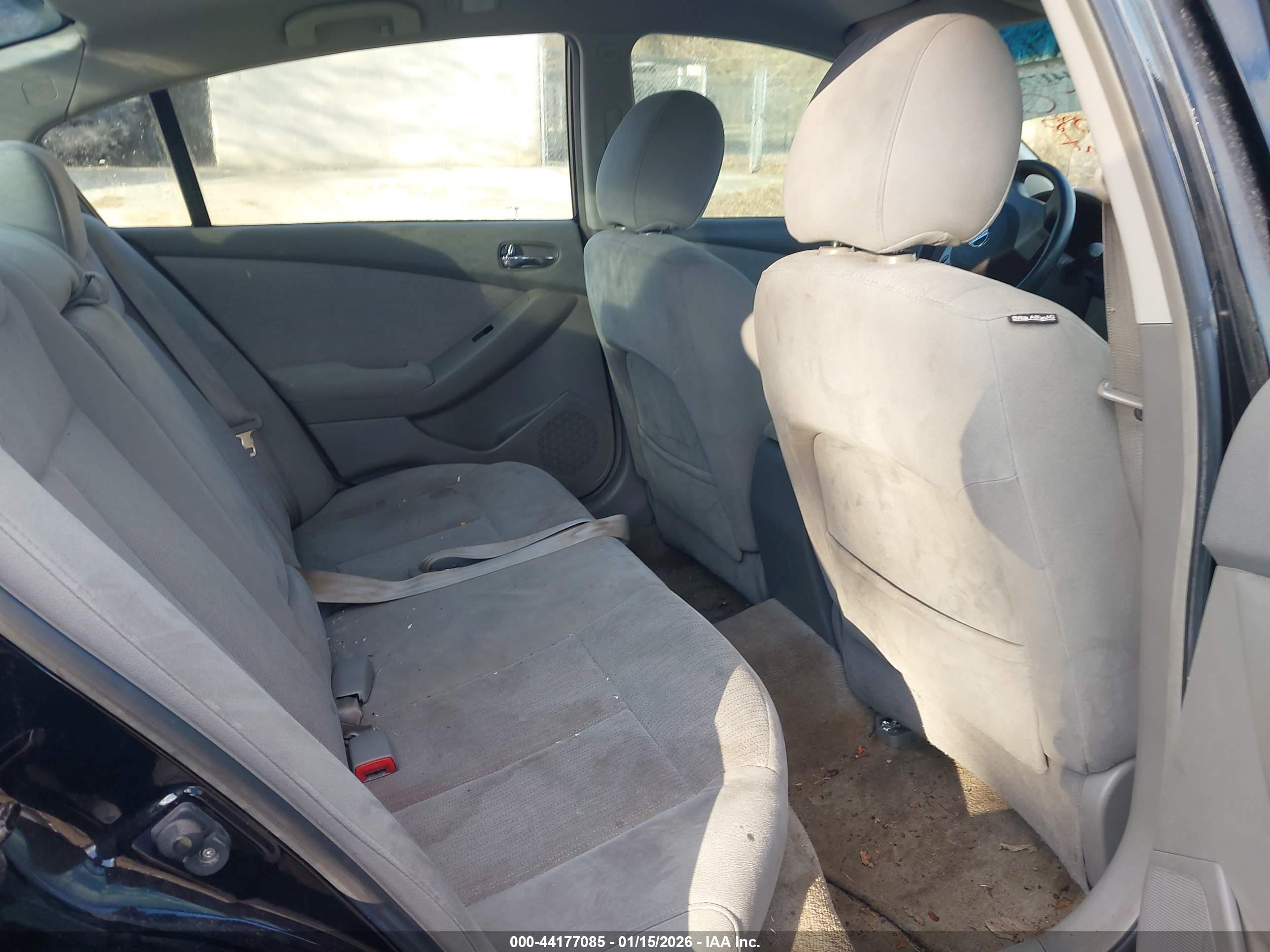 NISSAN ALTIMA image 8