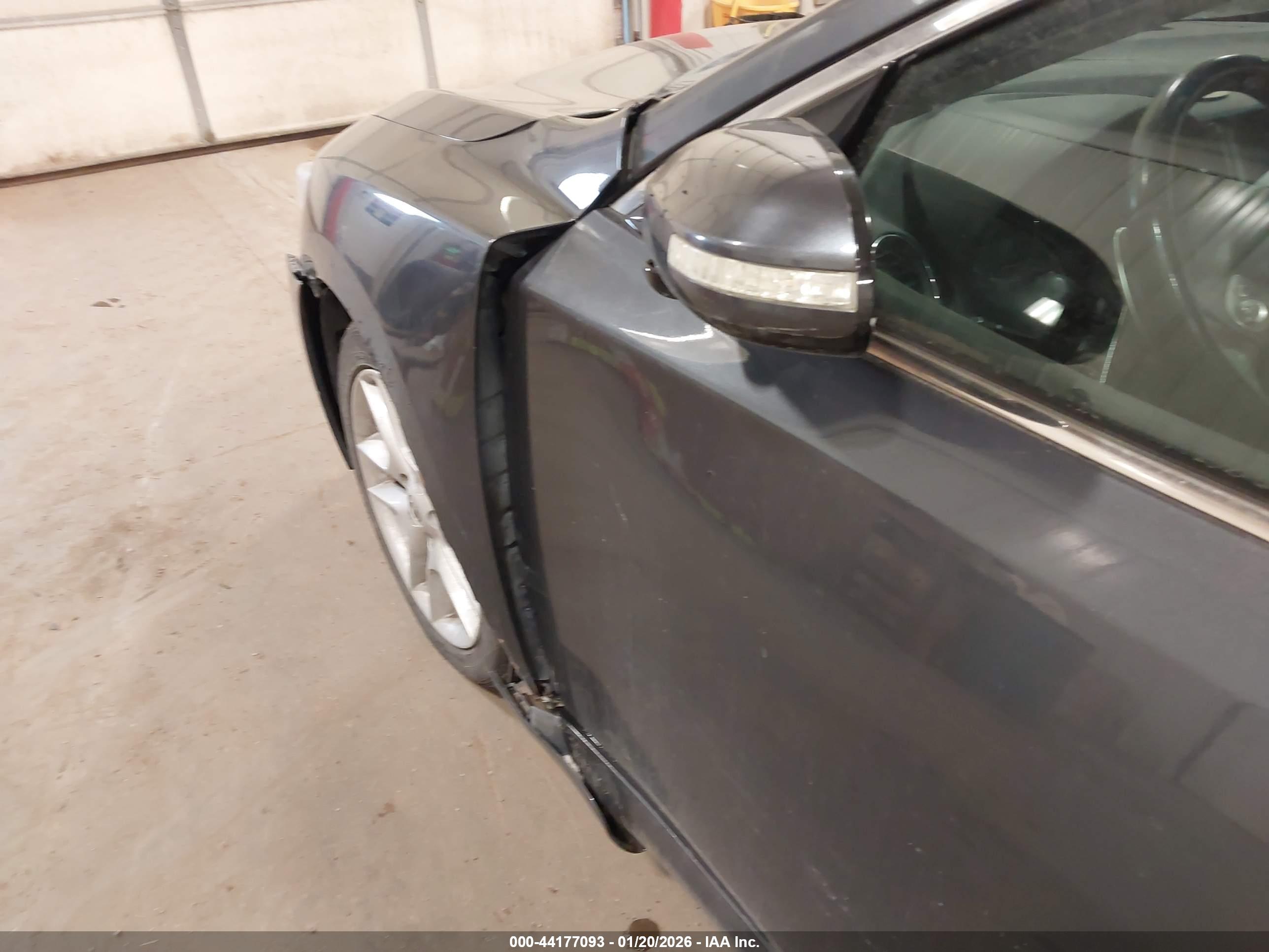NISSAN MAXIMA image 6