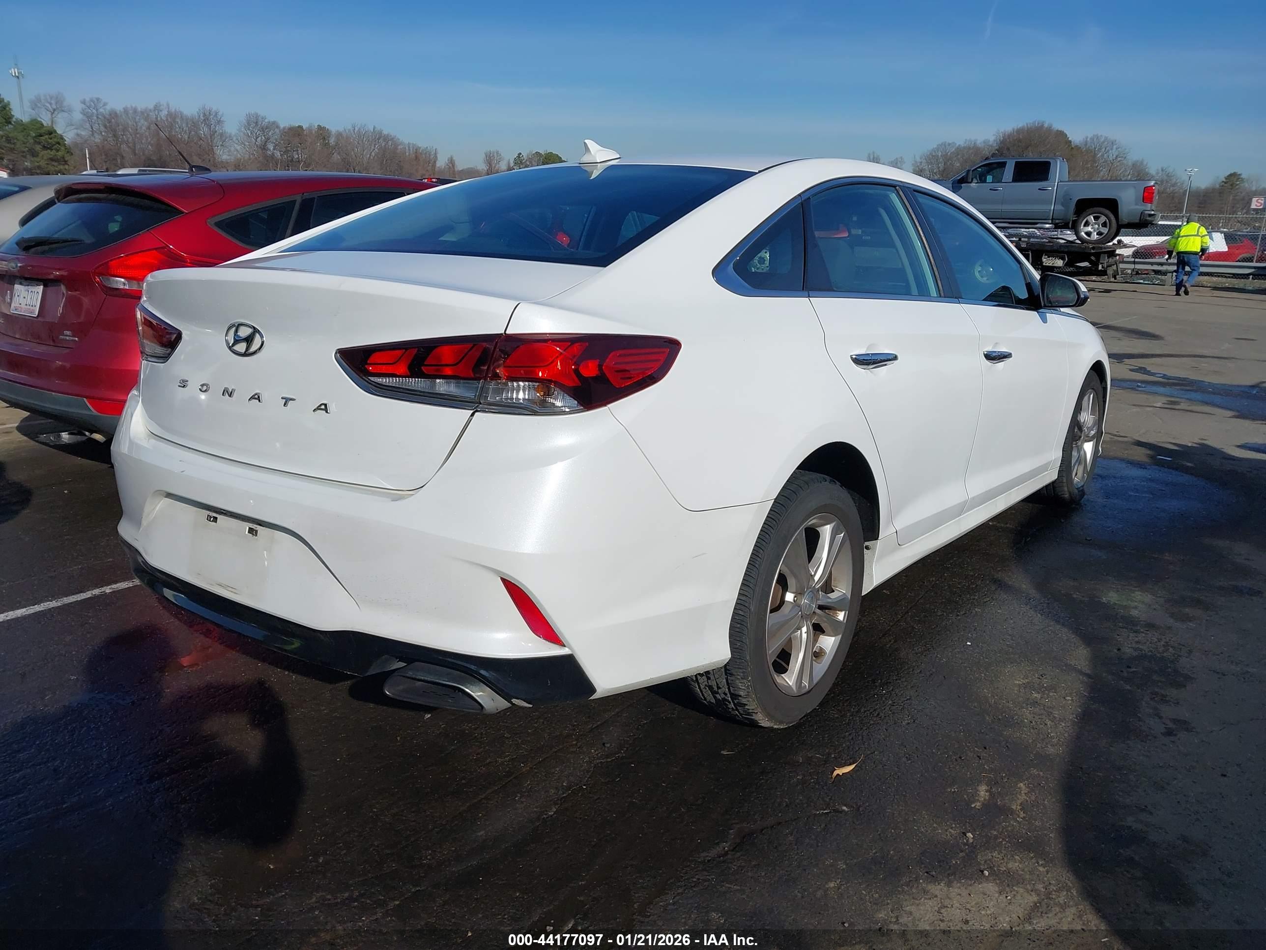 HYUNDAI SONATA image 4