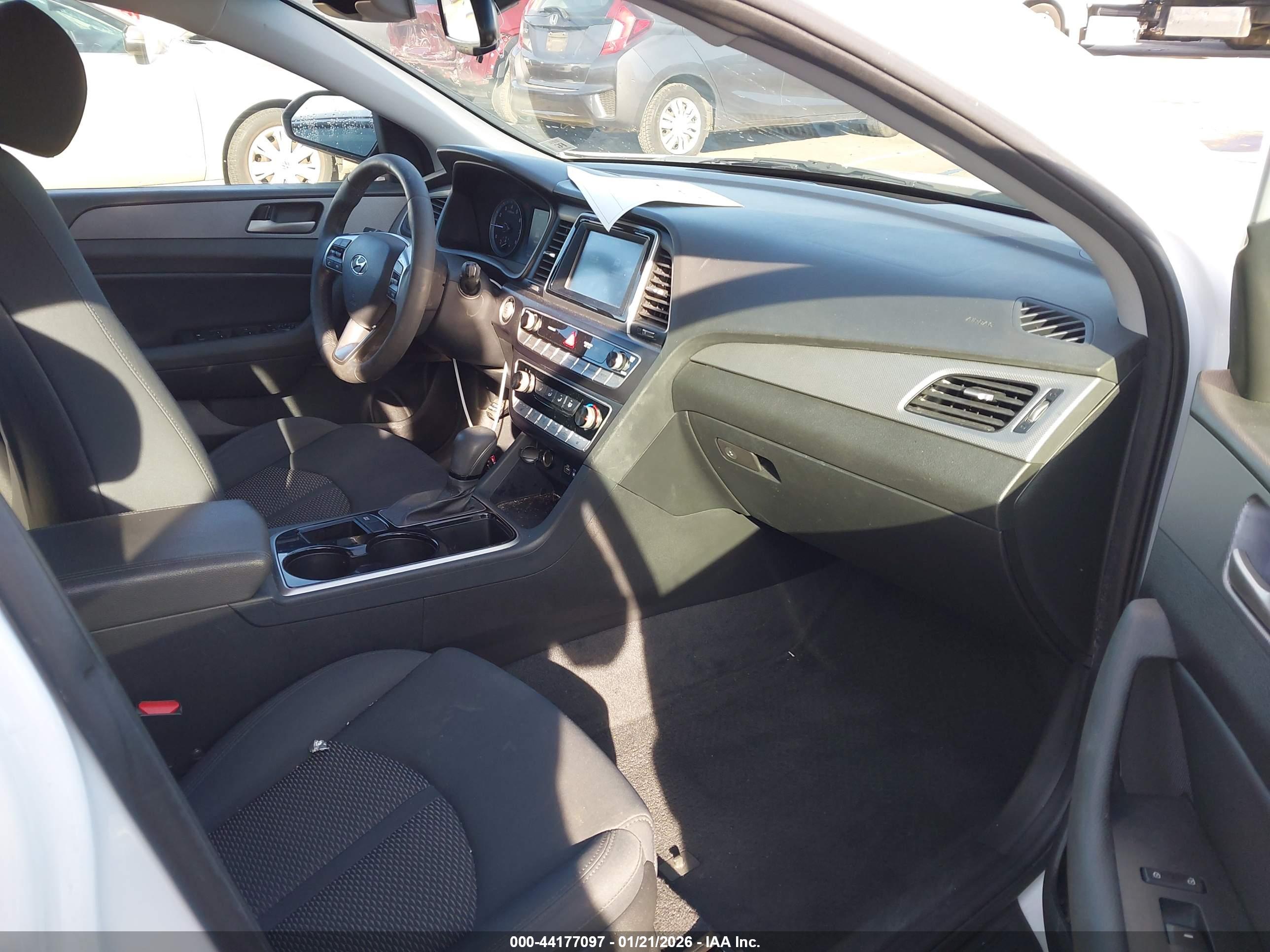 HYUNDAI SONATA image 5