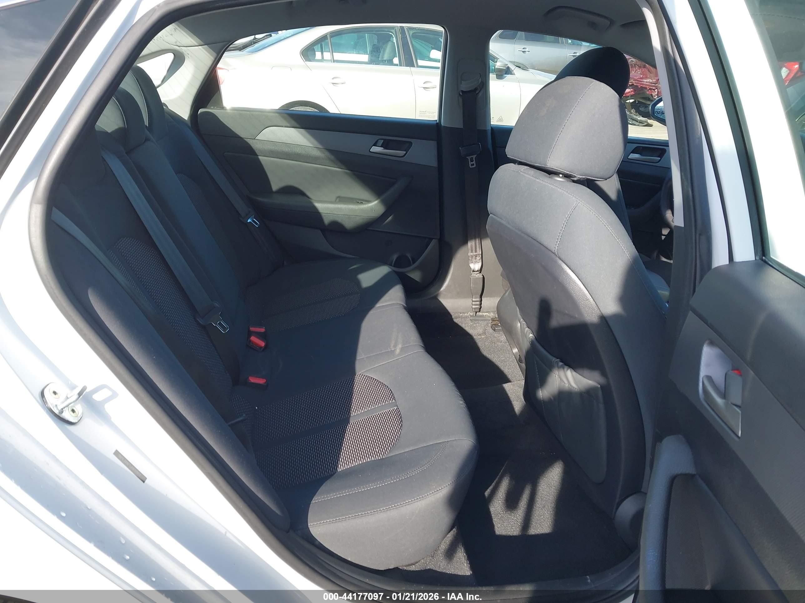HYUNDAI SONATA image 8