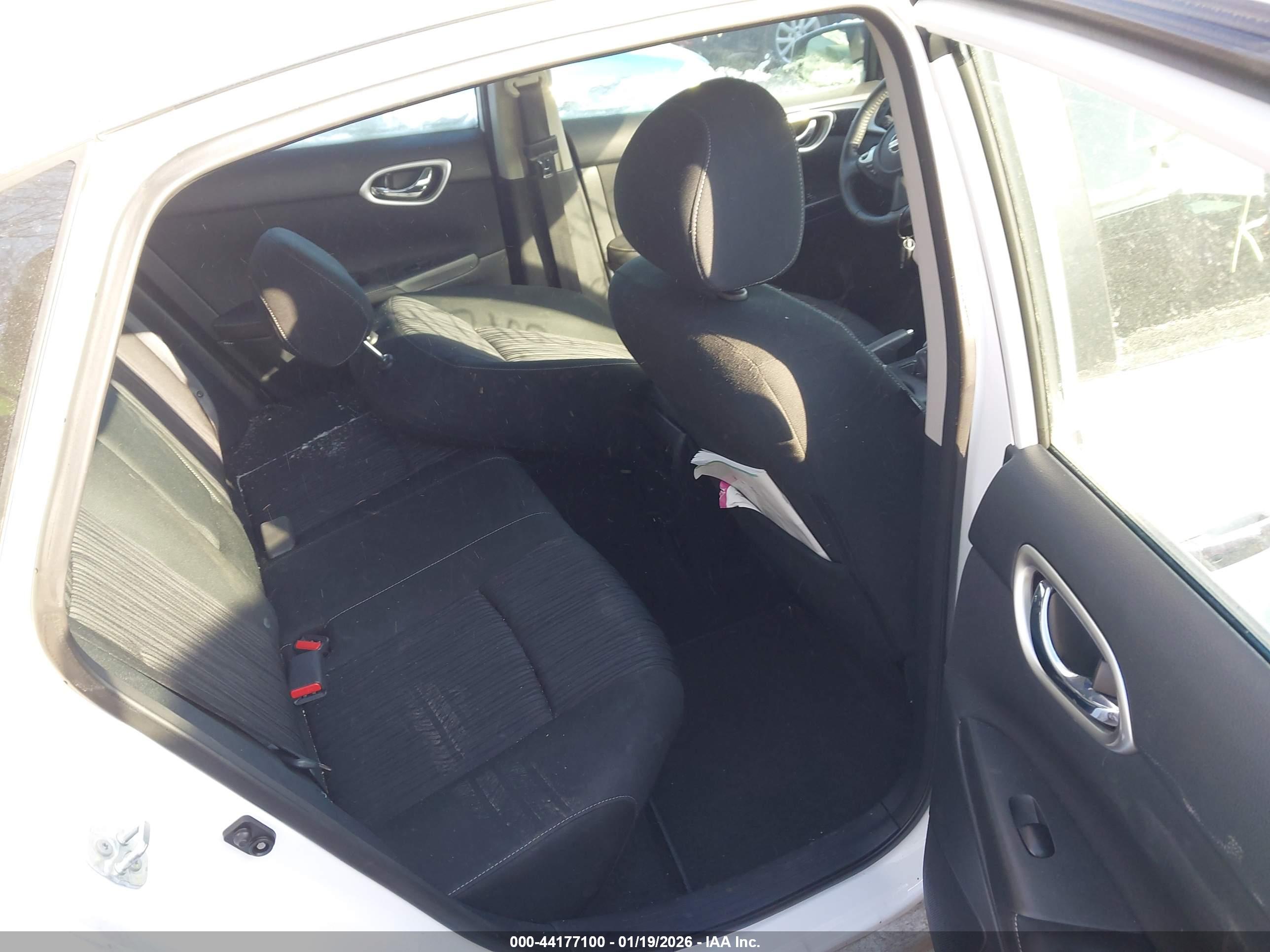 NISSAN SENTRA image 8