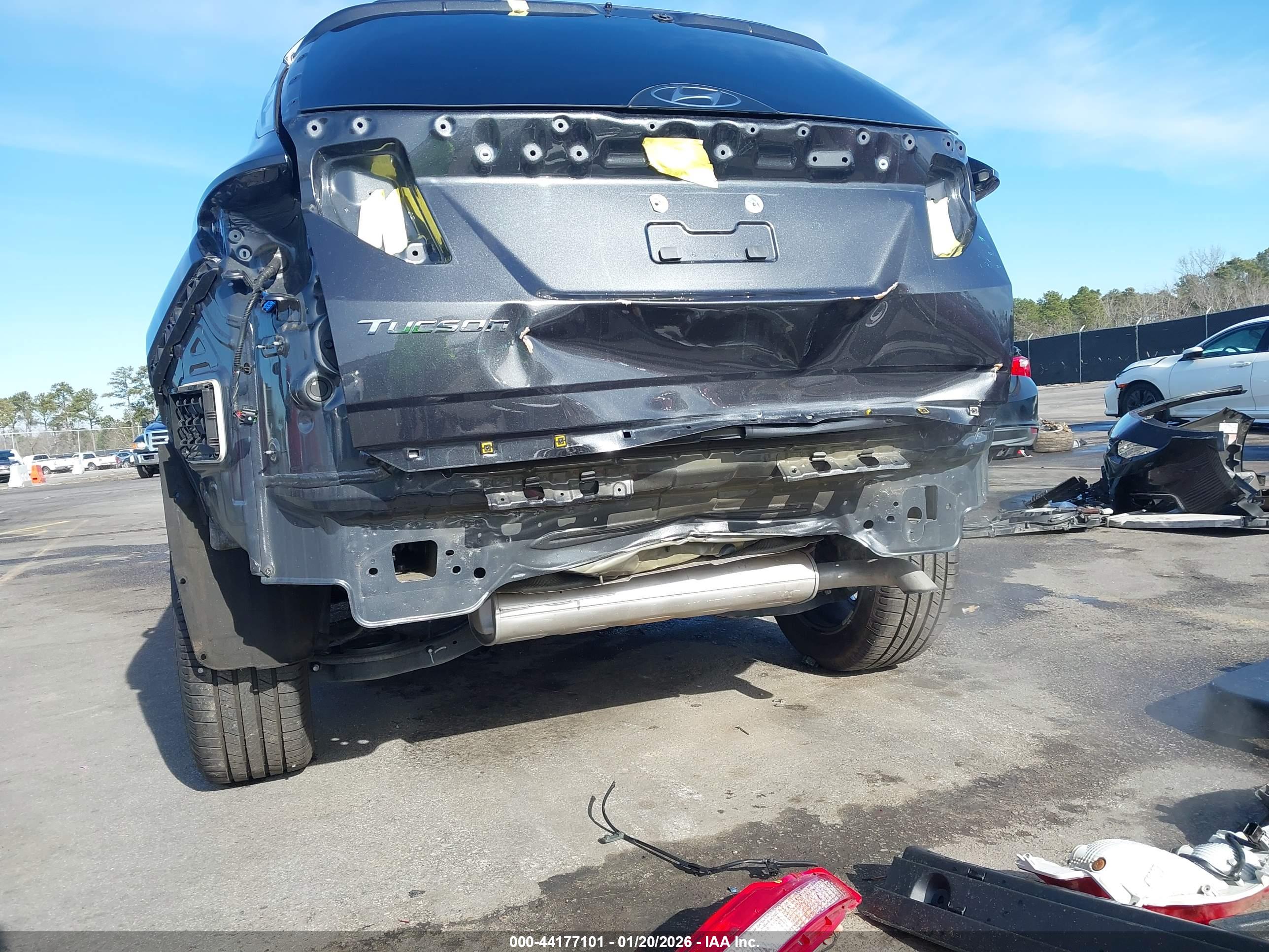 HYUNDAI TUCSON image 6