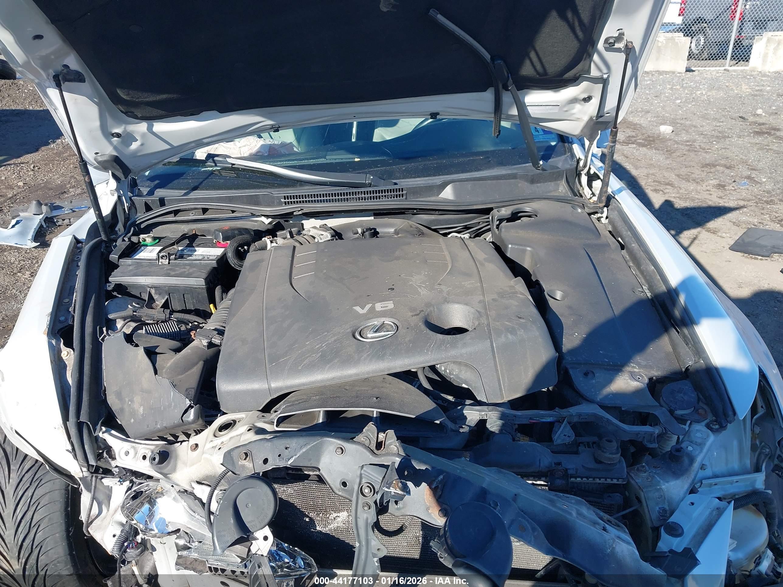 LEXUS IS image 10