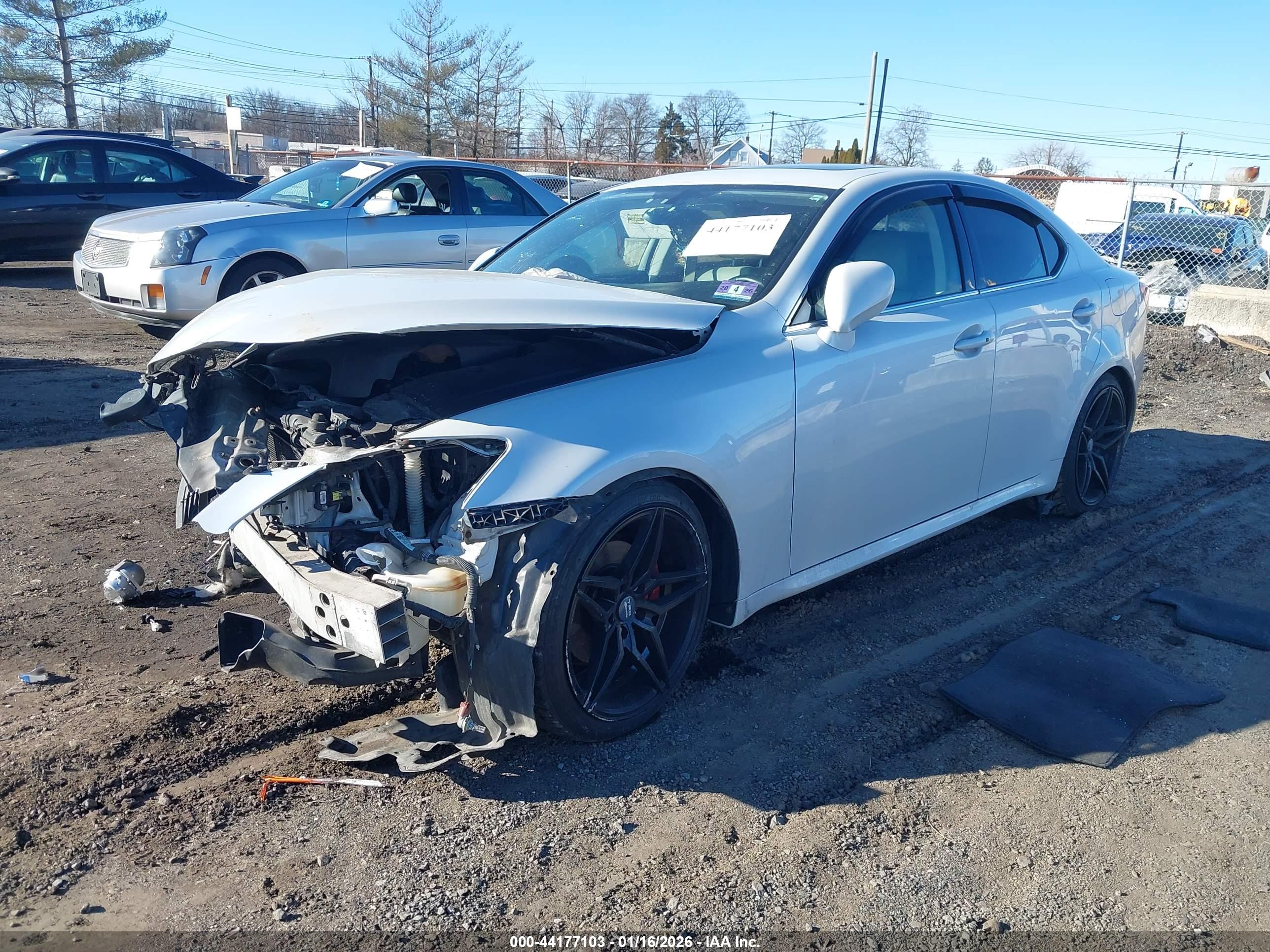 LEXUS IS image 2