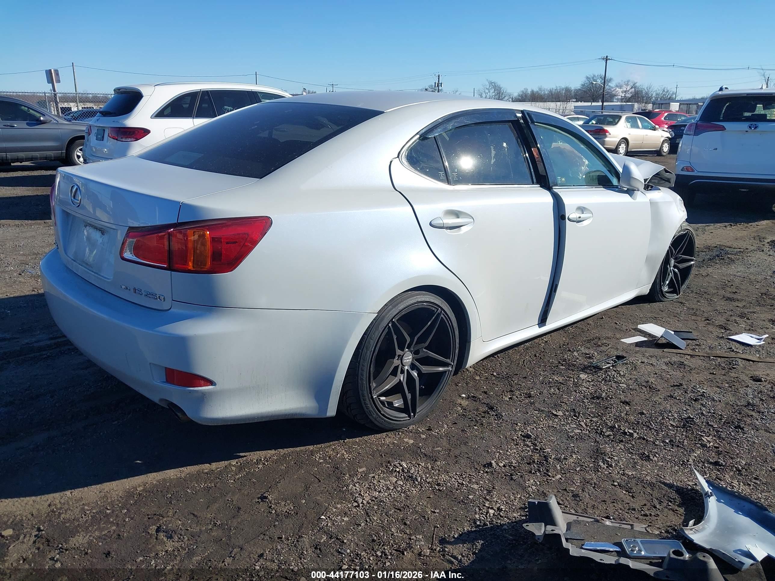 LEXUS IS image 4